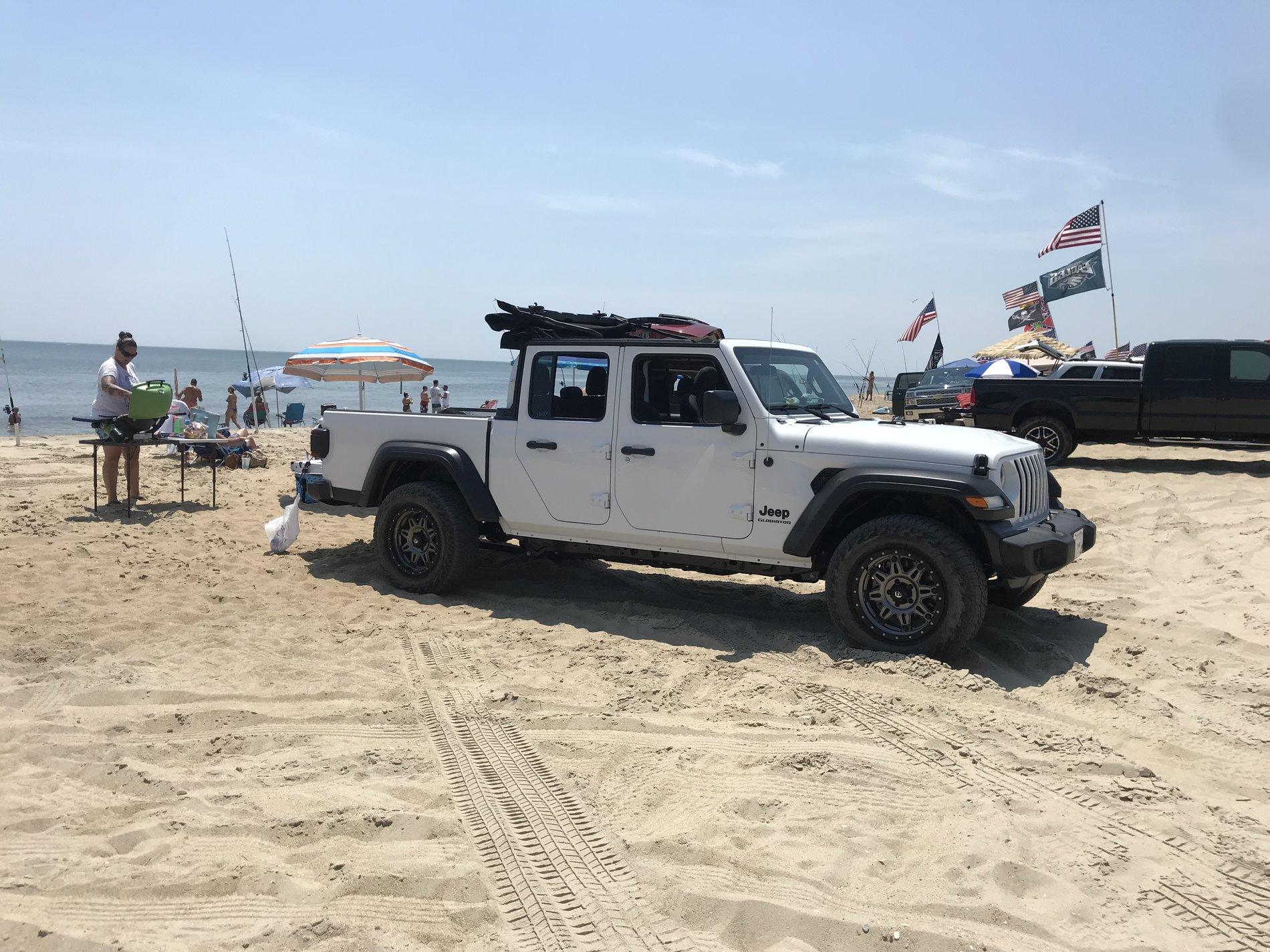Jeep Gladiator DJ the Persevering Gladiator 48F7732B-4FDA-42D4-8234-BF88C43A9C5C