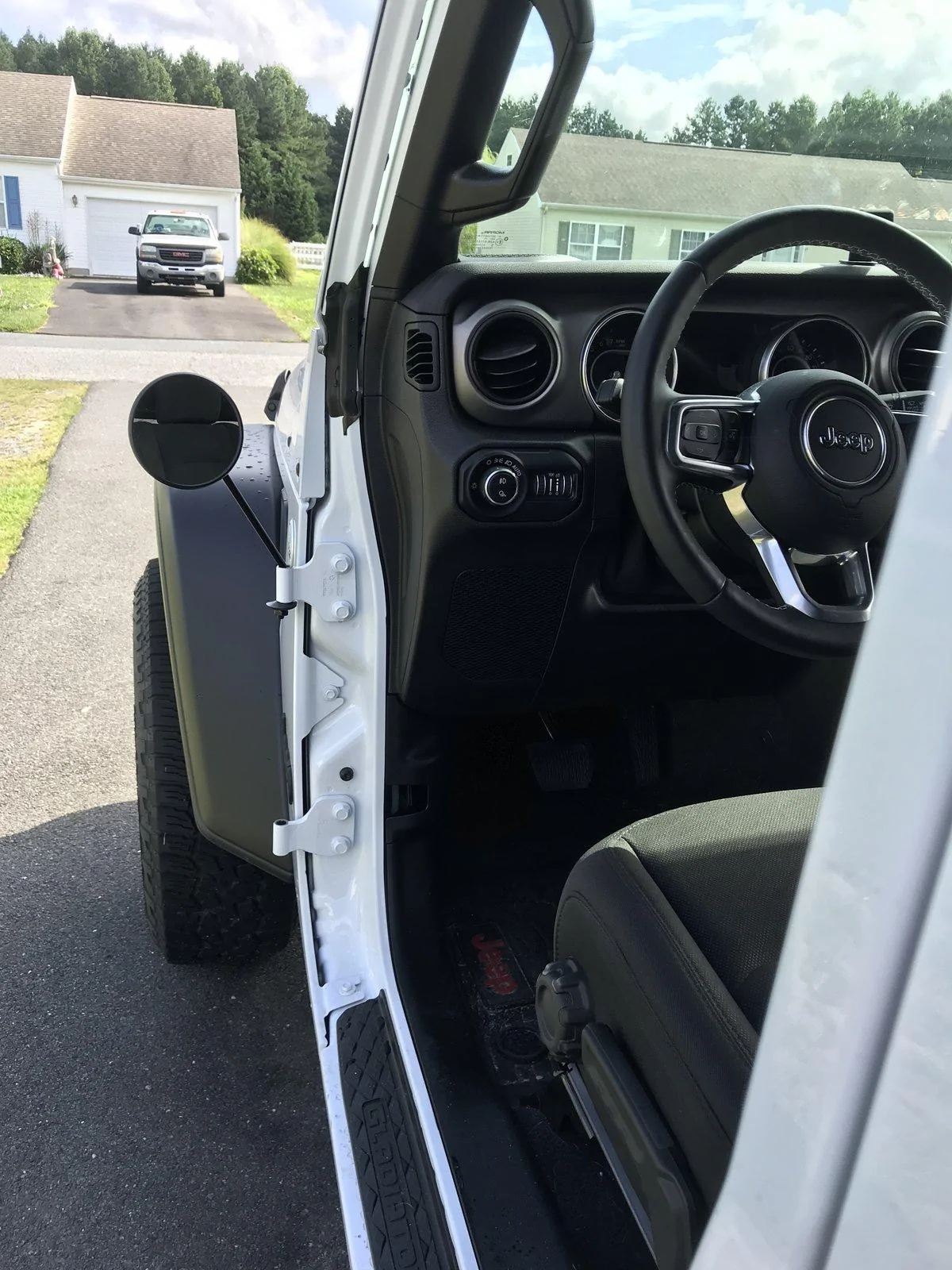 Jeep Gladiator DJ the Persevering Gladiator 661910EE-228A-452F-9361-E22E6AD13E5F