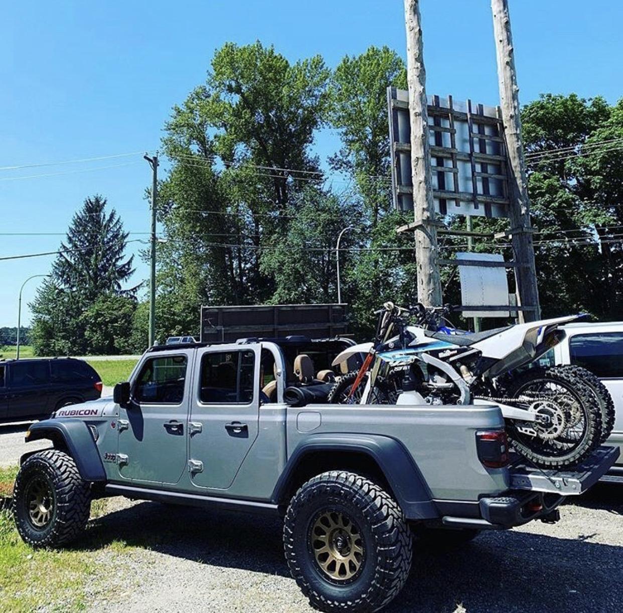 Jeep Gladiator POST YOUR FAVORITE GLADIATOR 901BD042-B434-4D90-8D8F-20504BEADCD7