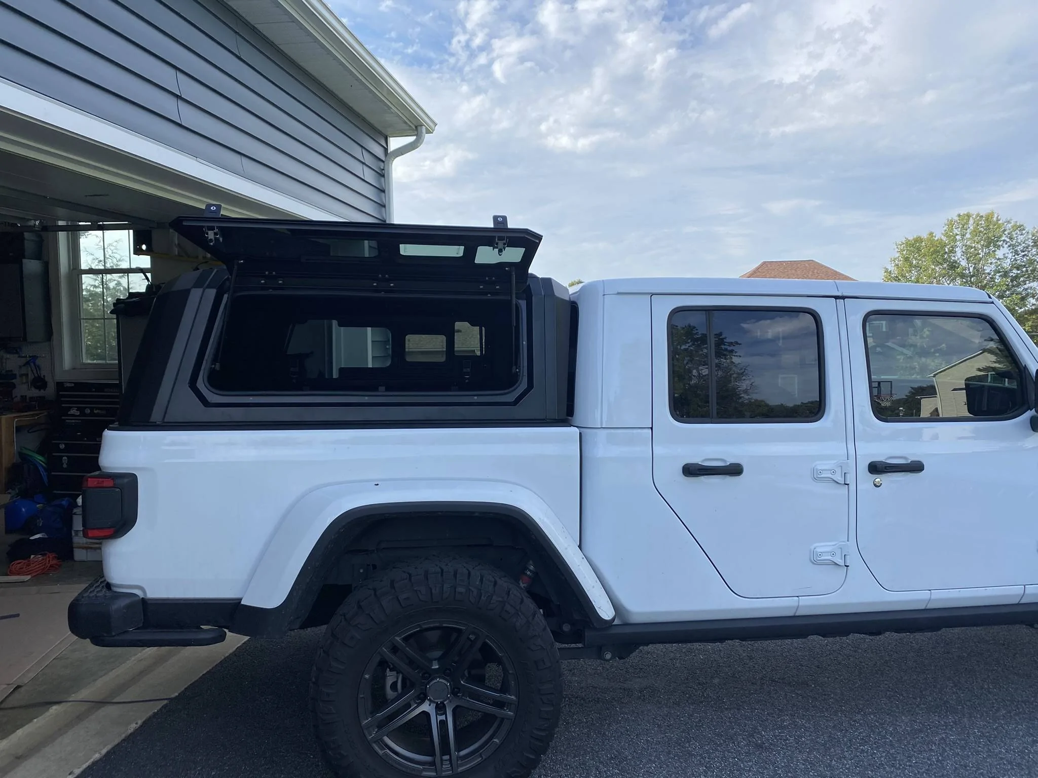Jeep Gladiator RSI Smartcap Evo w Crossbars 6901AC12-3515-4CD6-9D8F-180B3805526E