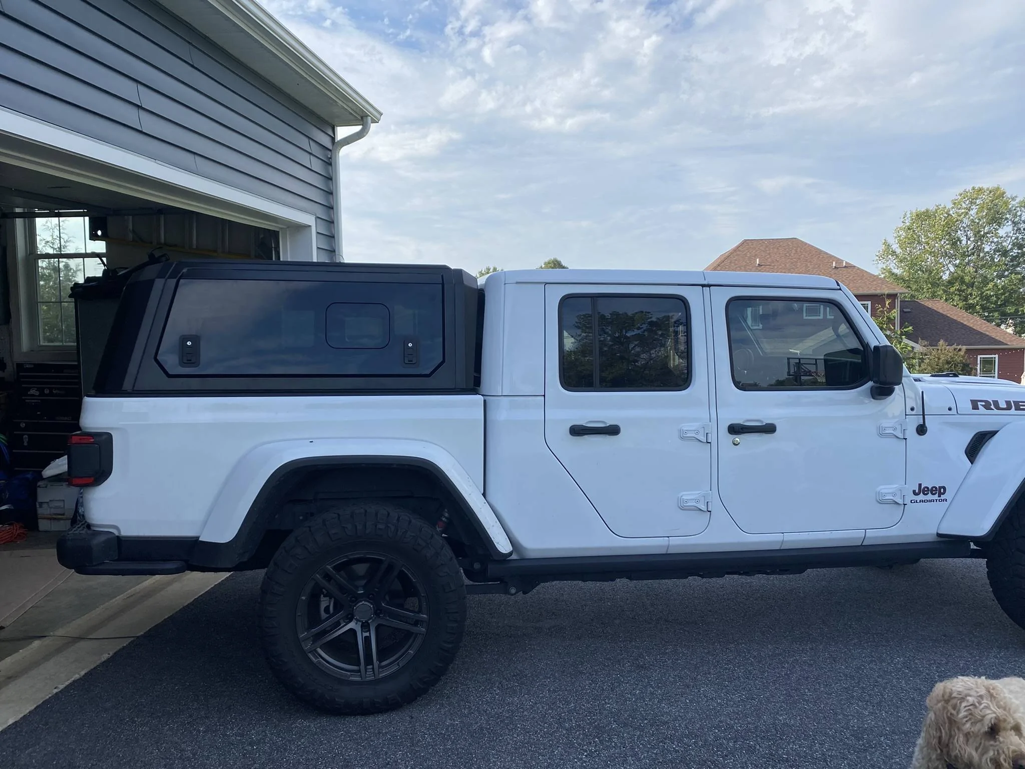 Jeep Gladiator RSI Smartcap Evo w Crossbars 40B30910-B219-4964-9EEF-4E069627C9BE