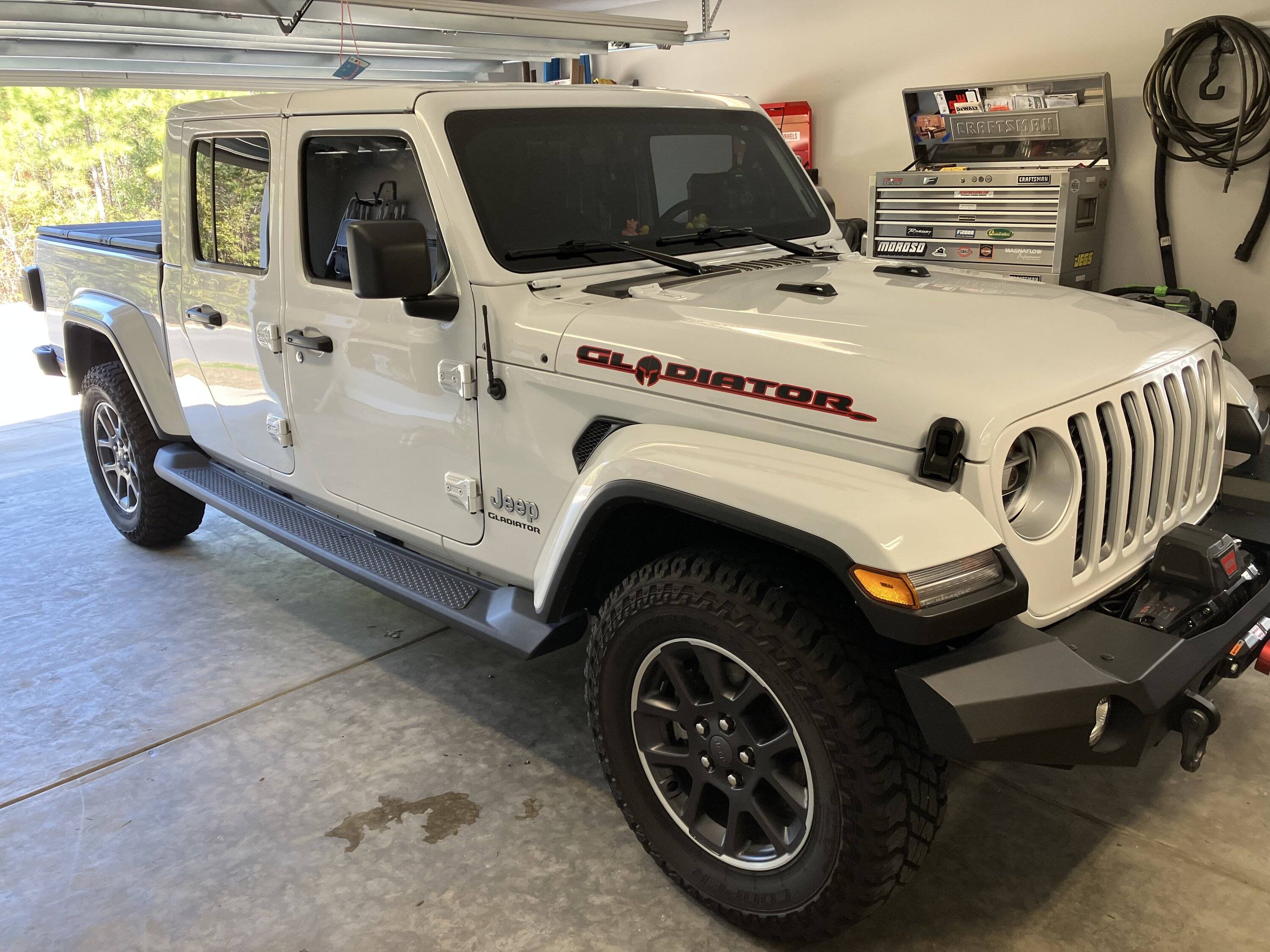 Jeep Gladiator BRIGHT WHITE Gladiator JT Club F488910E-1D96-4849-B8FB-E27087387385
