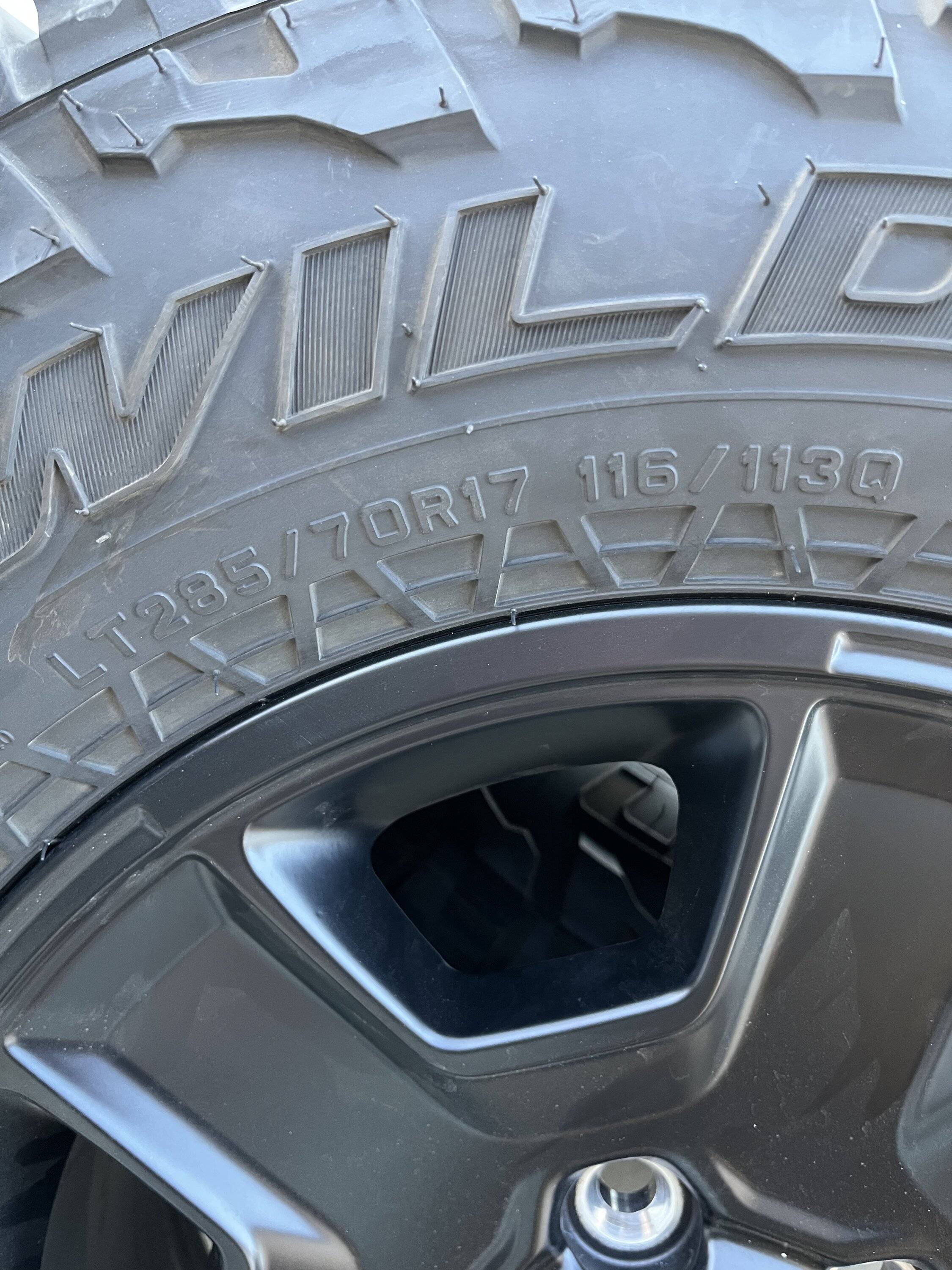 Jeep Gladiator Mojave wheels (new) 11537C66-44CC-45DF-94C0-681D0306D816