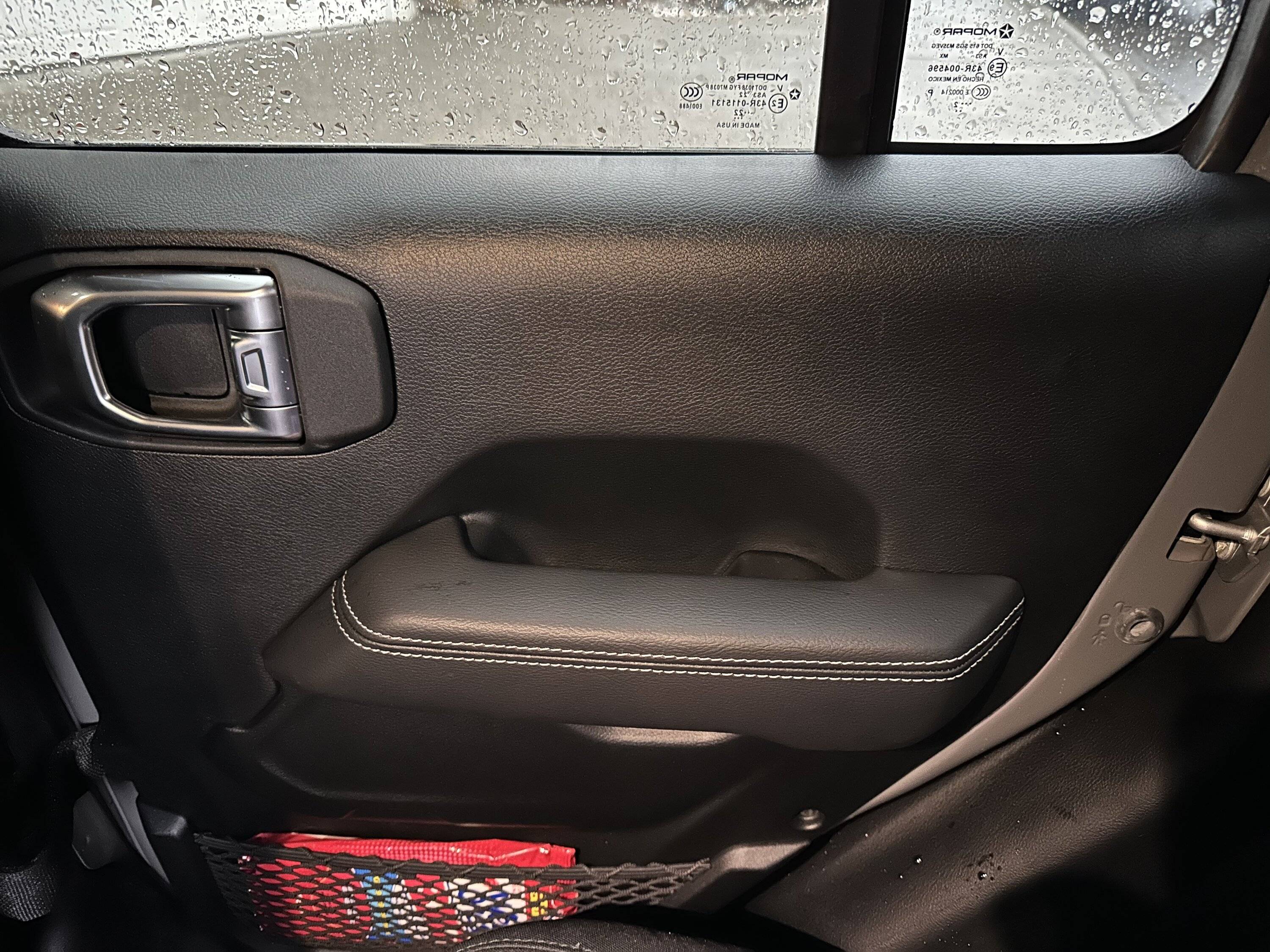 Jeep Gladiator Mojave leather Door Armrest fitment 639C73E1-965C-4DA6-8E5E-BC3BCF0EA494