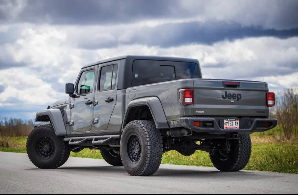 Jeep Gladiator Good JT 2.5" lift for 35's and shock setup for a JT overland? 4D8C00A4-7A57-40C9-8276-BEC6C348234D