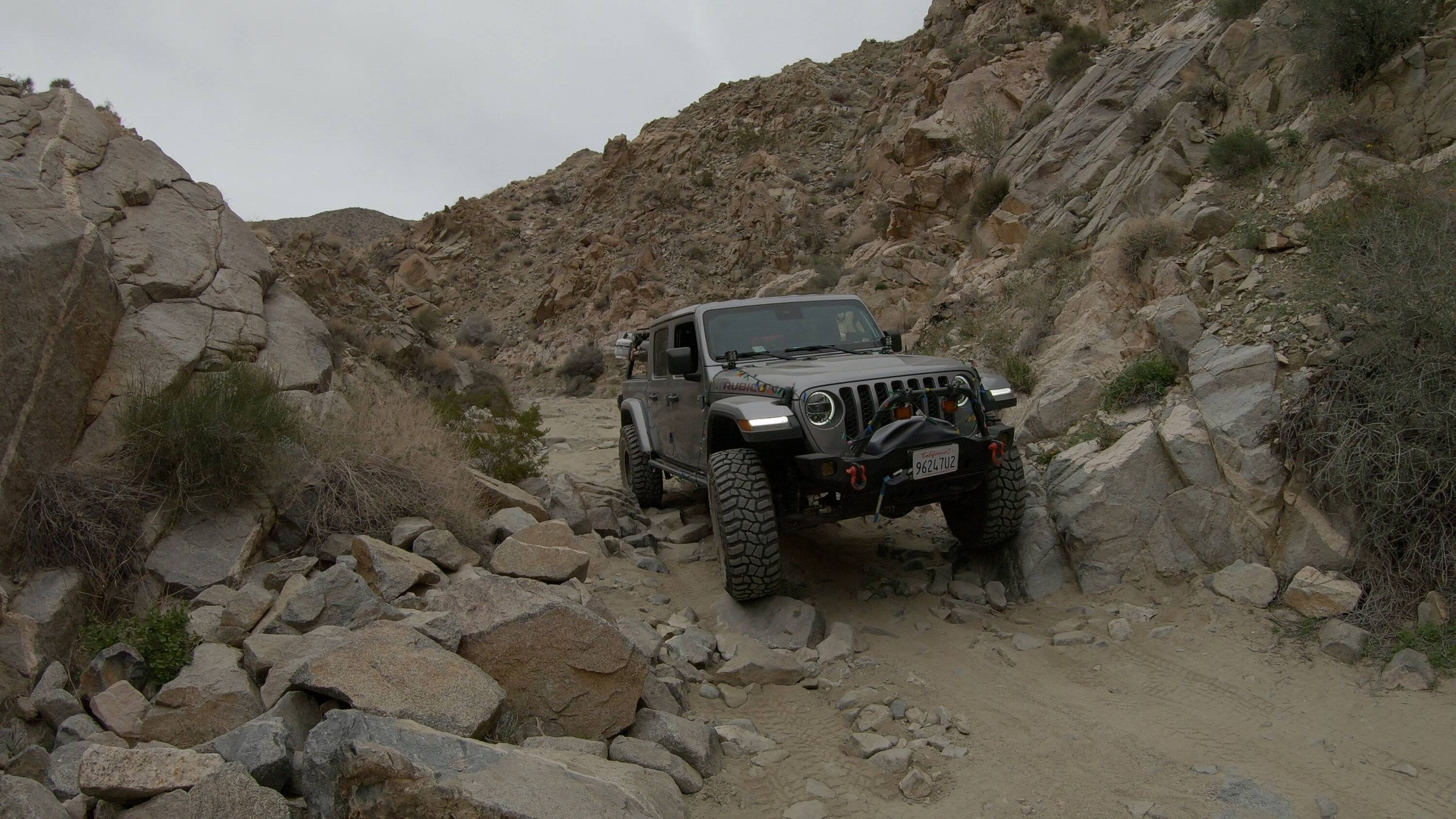 Jeep Gladiator Return to Joshua Tree w/ epic drone footage 2I0A7139.00_11_52_10.Still007
