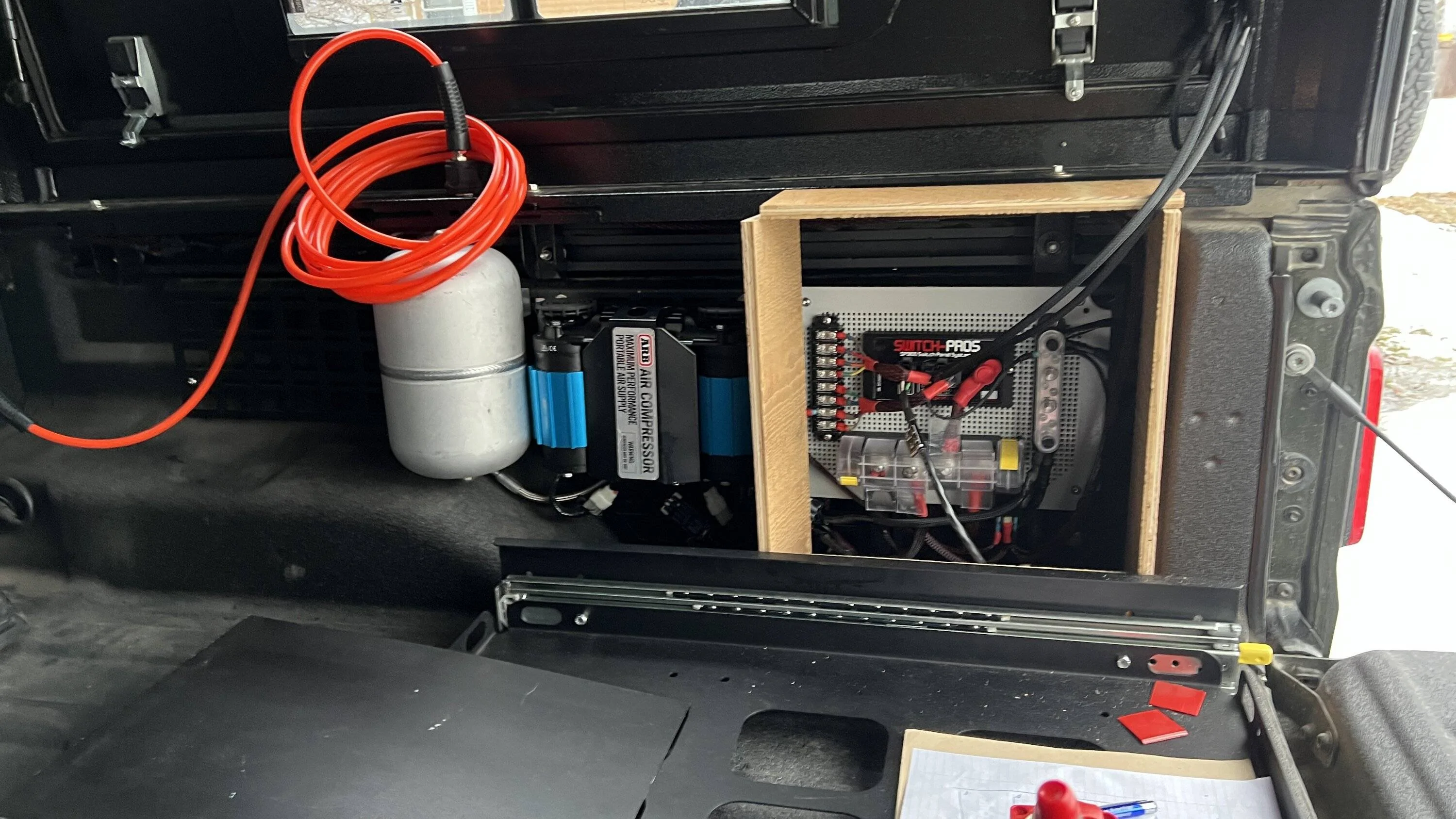 Jeep Gladiator Switch panel in bed for accessories - what's your setup? IMG_0008
