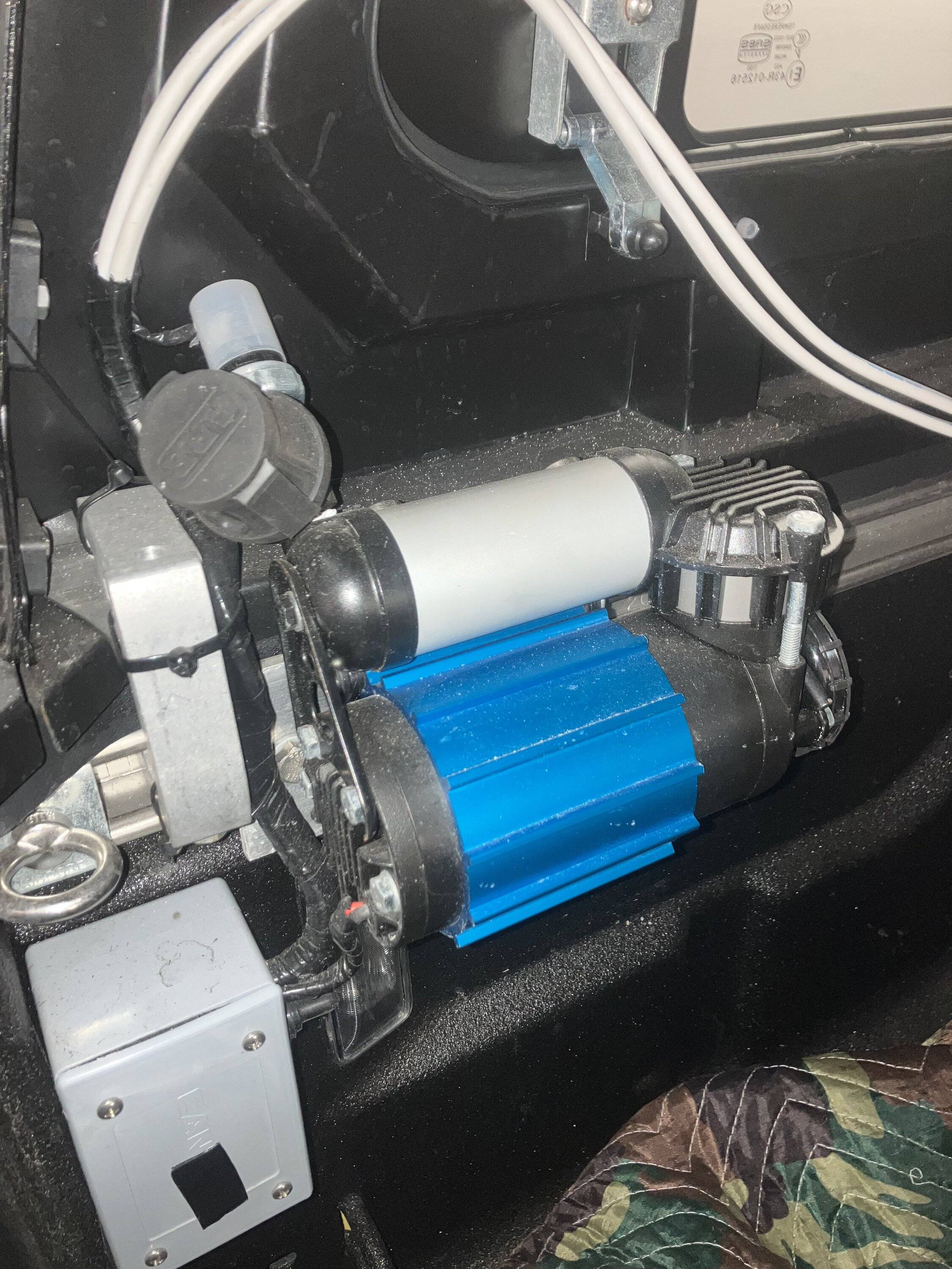 Jeep Gladiator Switch panel in bed for accessories - what's your setup? 6697C452-D2FE-428A-A973-B341E69200DD