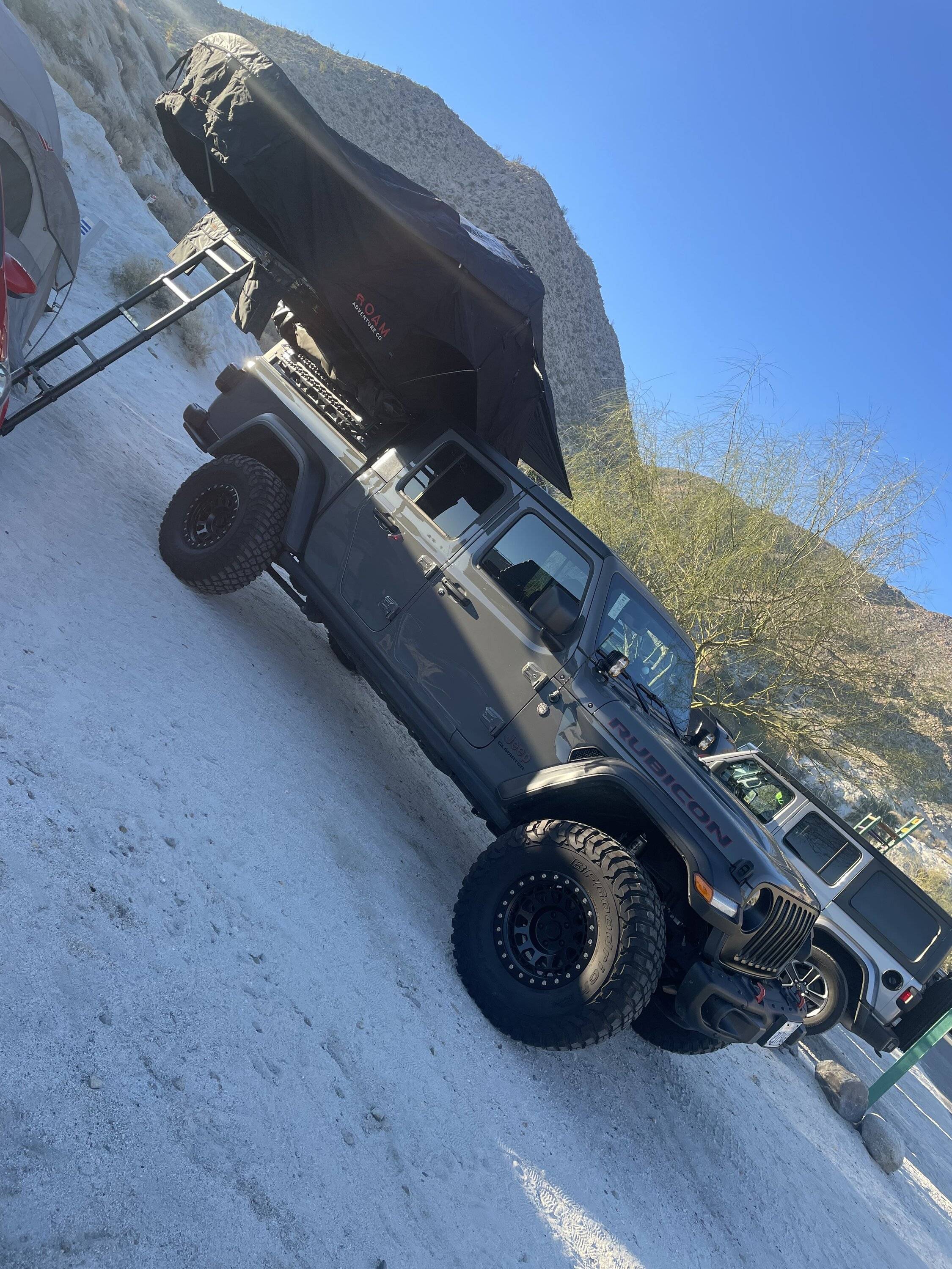 Jeep Gladiator WTS Roam Vagabond XL RTT E0A2F868-D879-4A5F-9071-6B8AEDE03CA7
