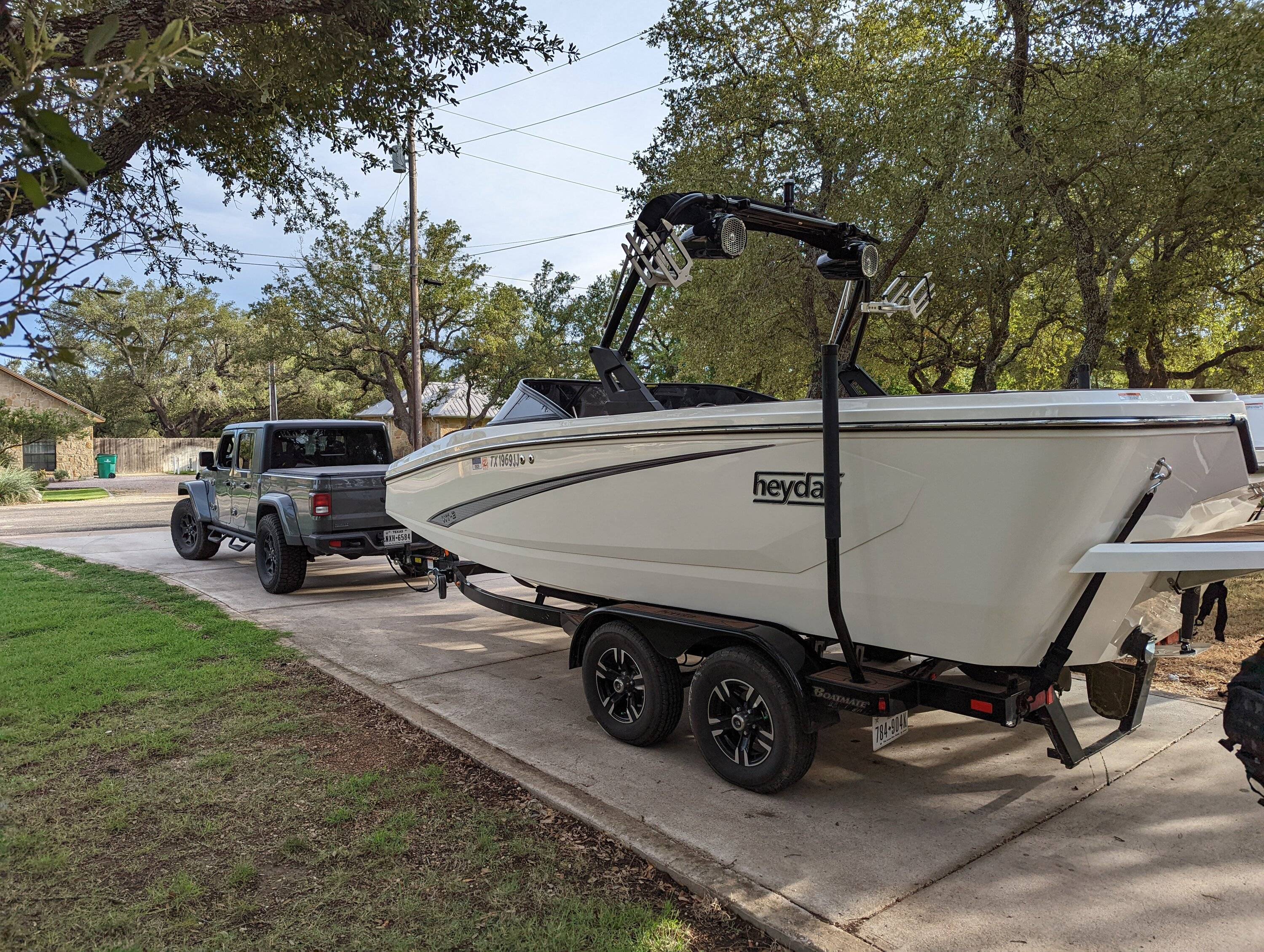 Jeep Gladiator Choosing a boat that can safely be towed PXL_20220818_233220694
