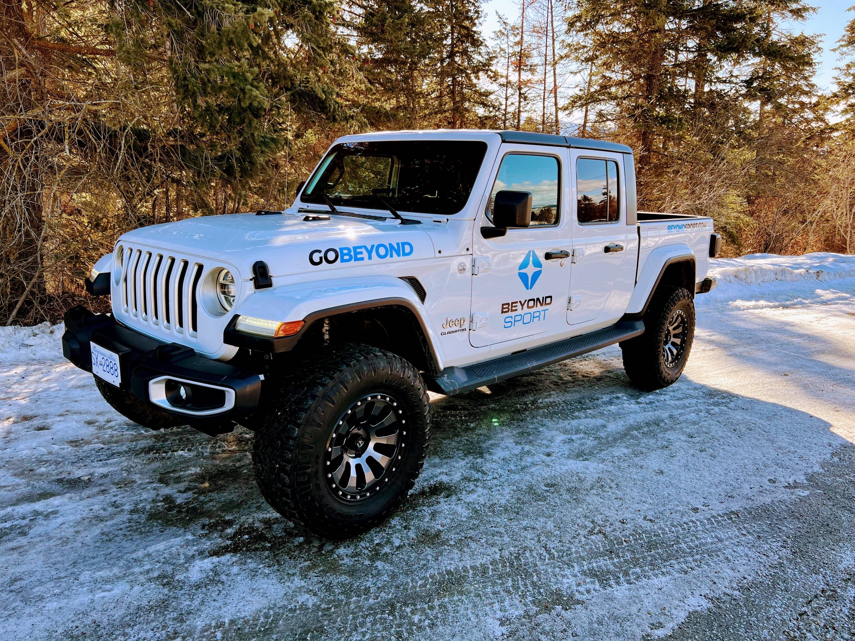 Jeep Gladiator BRIGHT WHITE Gladiator JT Club 464CE71D-79EC-4EBF-9A78-EEFE8B971523