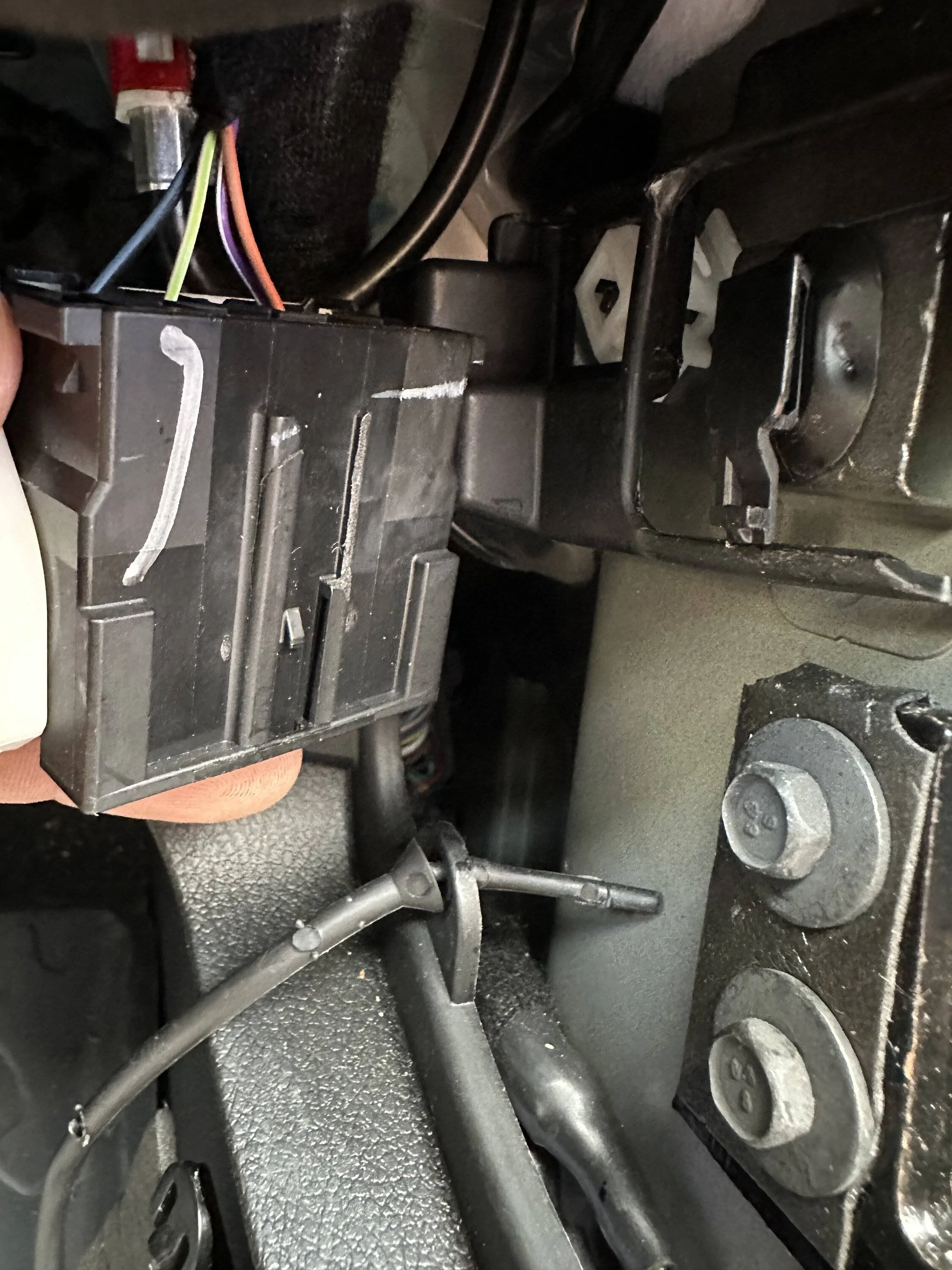 Jeep Gladiator Passenger front Door Wire Harness clip broken IMG_0692