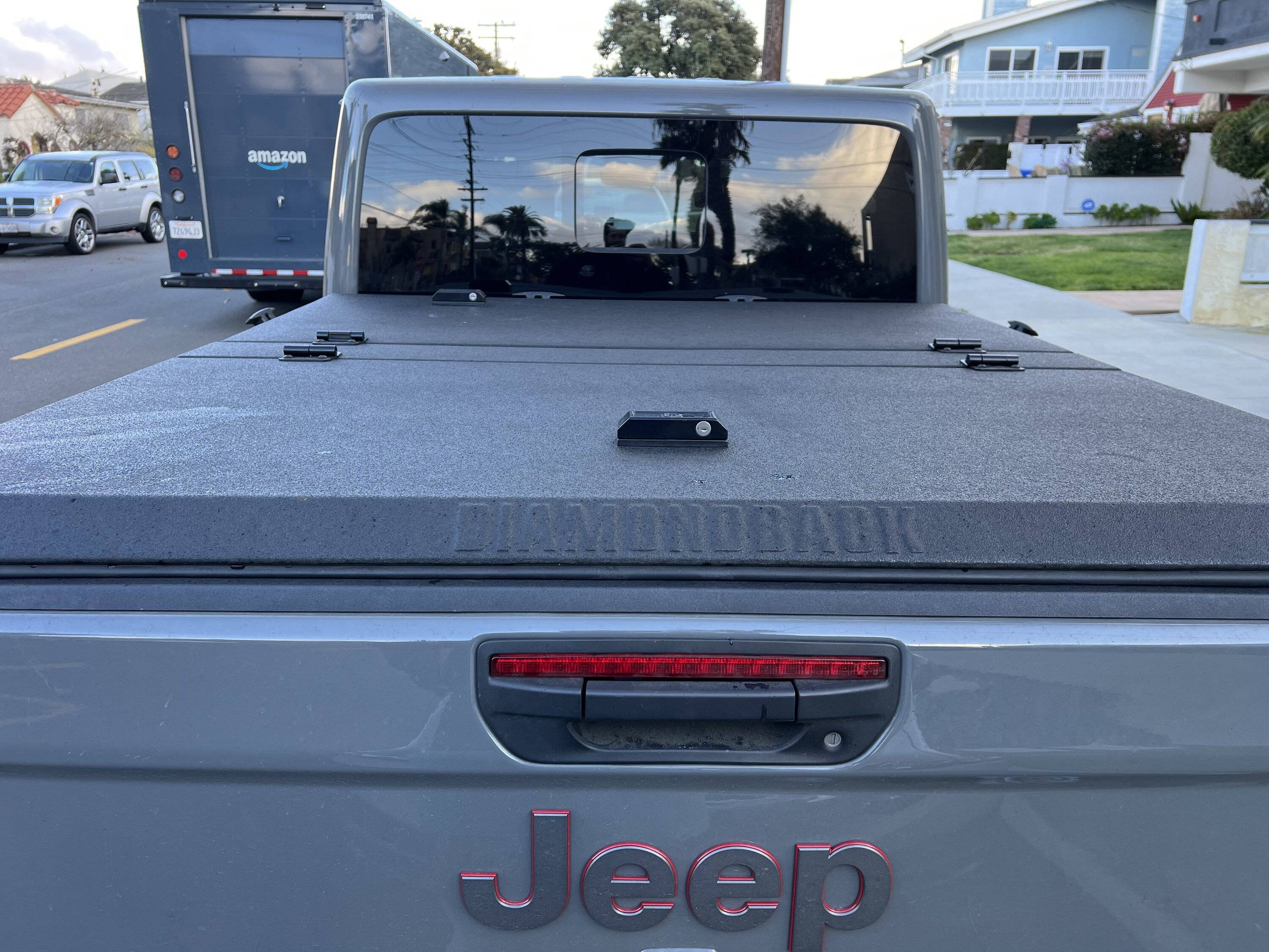 Jeep Gladiator Diamondback HD Bed Cover For Sale IMG_1133