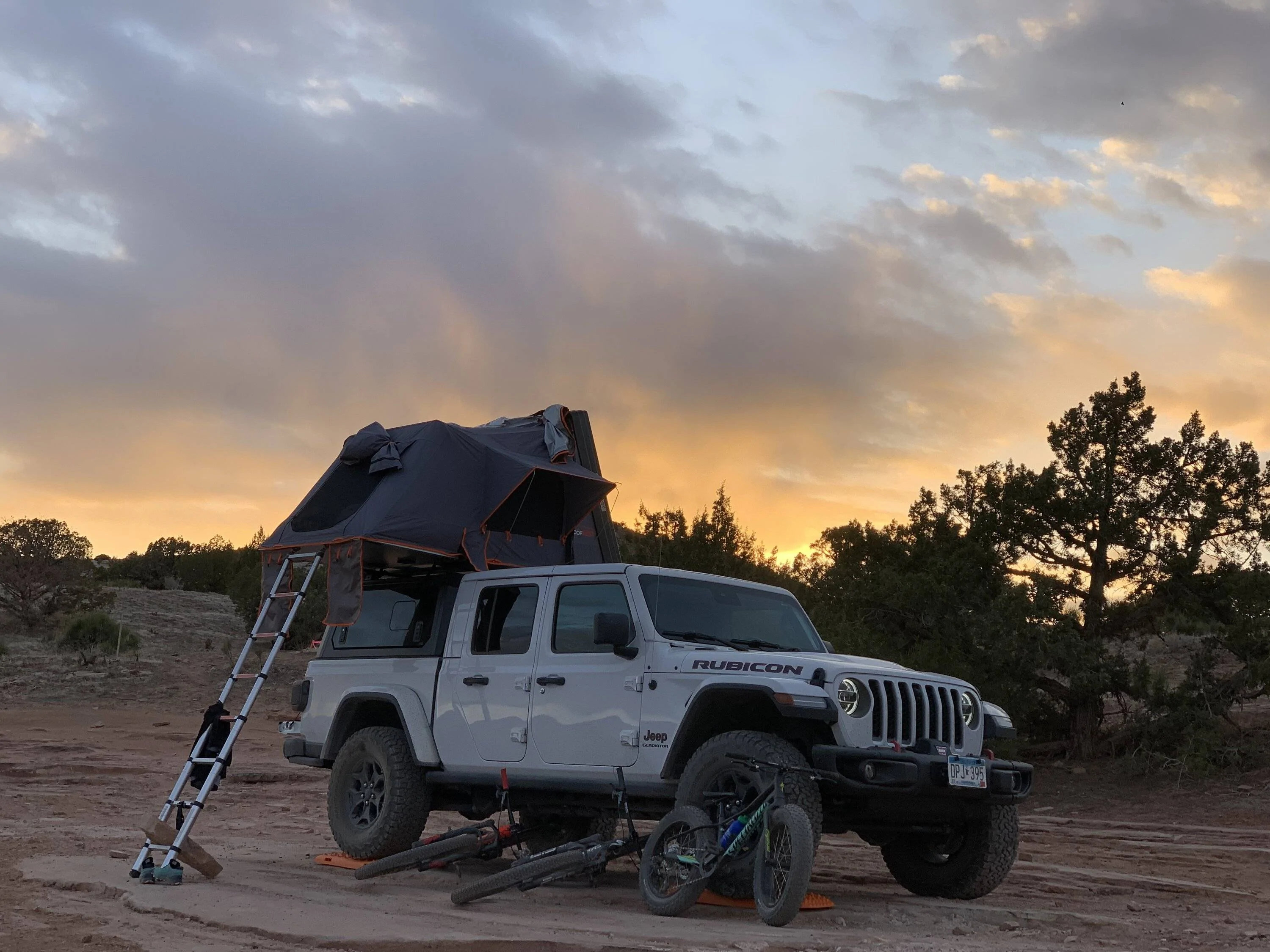 Jeep Gladiator Go Fast Camper Platform Topper IMG_7865
