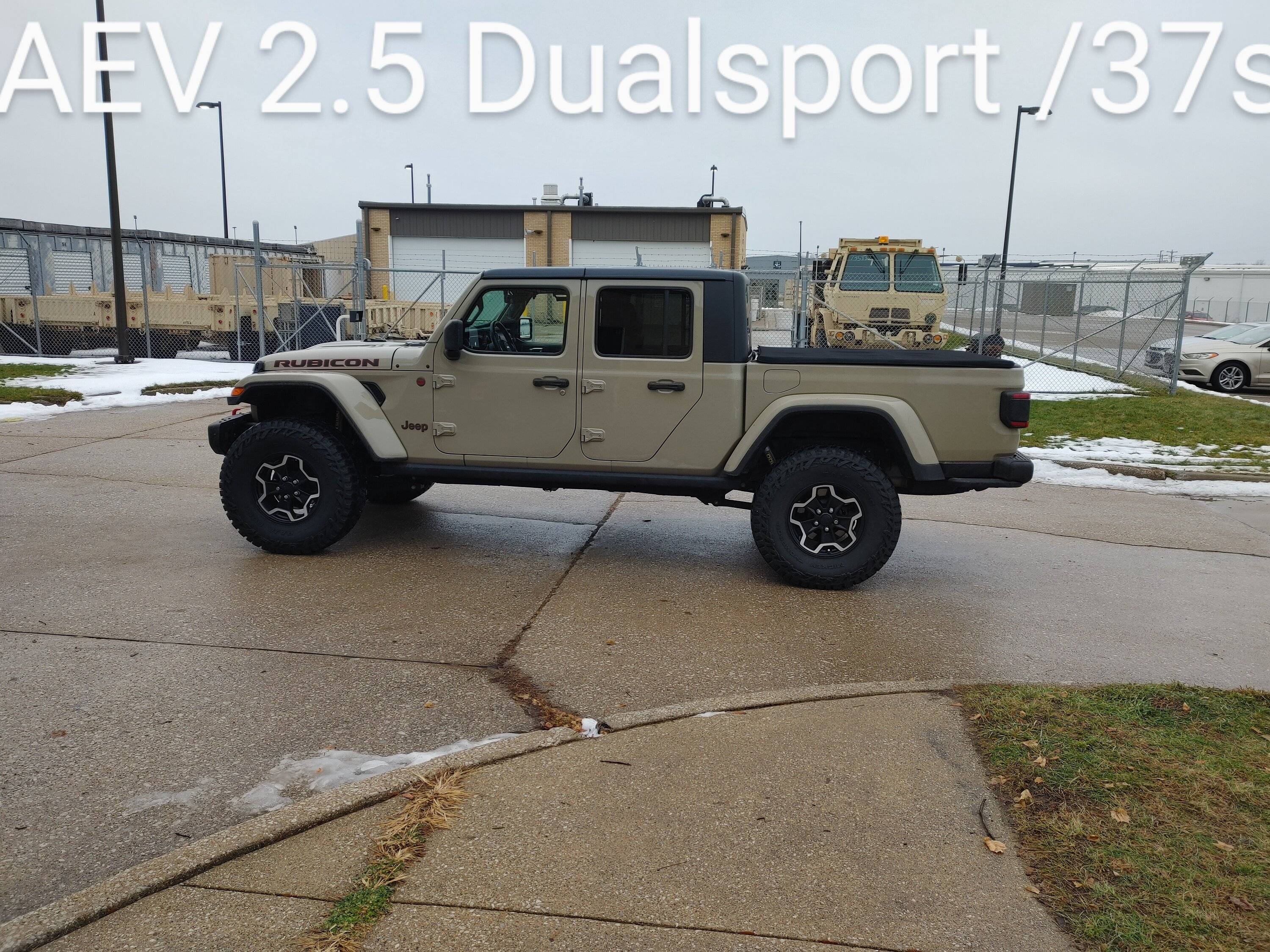 Jeep Gladiator Good JT 2.5" lift for 35's and shock setup for a JT overland? 1229221525_HDR~2