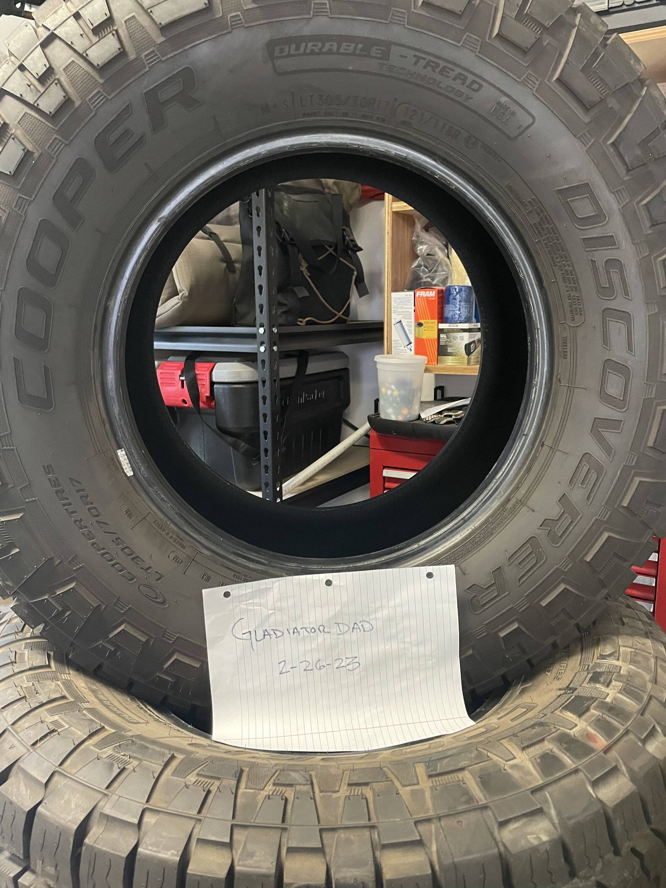 Jeep Gladiator (5) Cooper Discoverer AT3 XLT AA2DAC7E-F4C7-48C8-AB40-02A4EA0B77E2