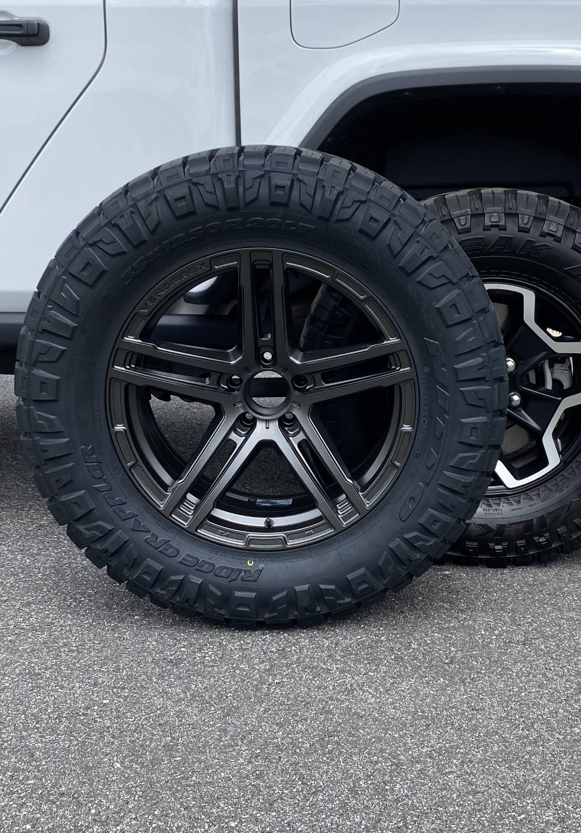 Jeep Gladiator WTT - My 20” Venomrex VR501 and 35” Nitto Ridge Grapplers for your stock Gladiator Rubicon/Mojave wheels and Tires + cash D63F3328-1CF6-4B89-835F-D25C7CE79232