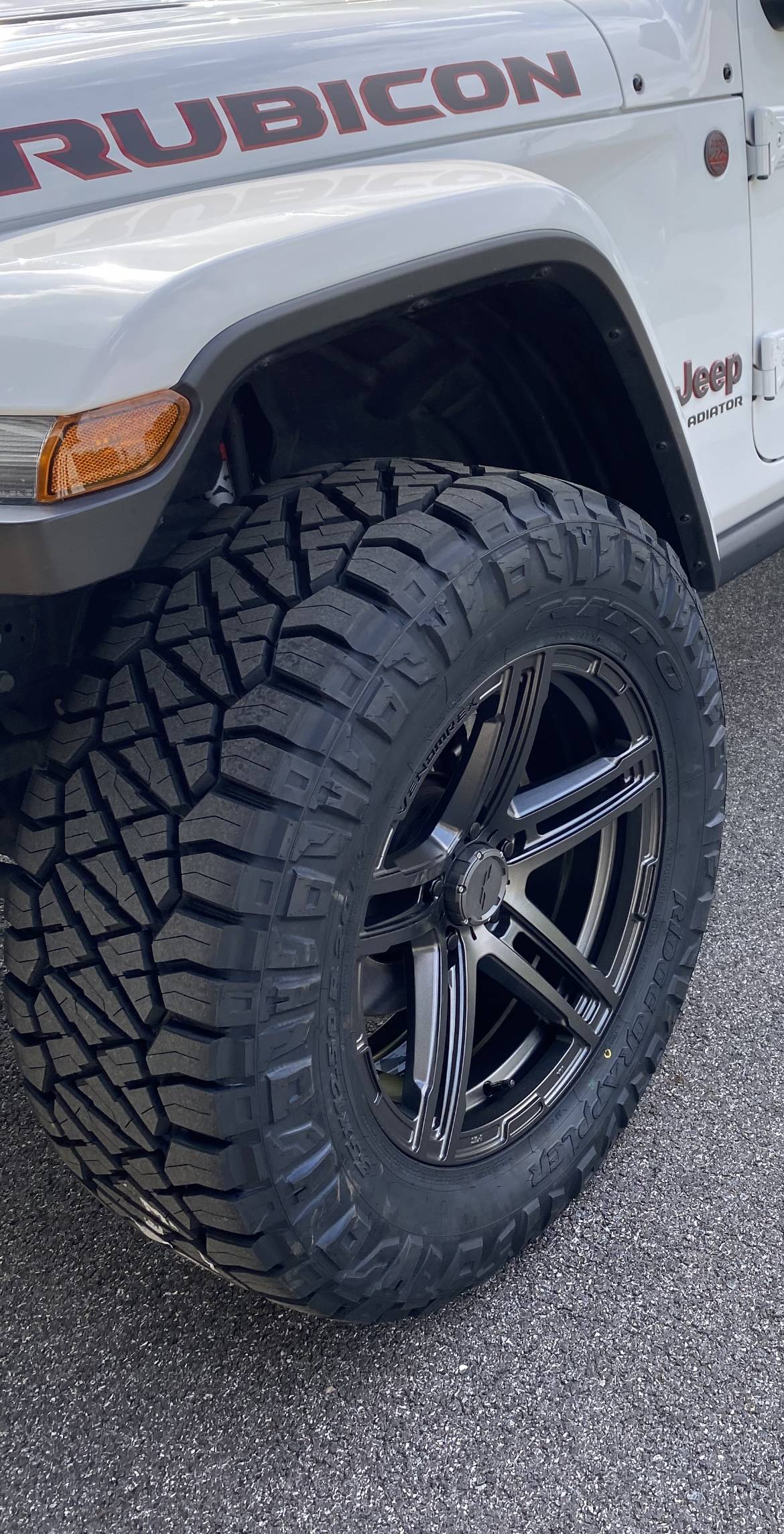 Jeep Gladiator WTT - My 20” Venomrex VR501 and 35” Nitto Ridge Grapplers for your stock Gladiator Rubicon/Mojave wheels and Tires + cash B45BE513-B748-4C38-8520-9CD04AC54F6D