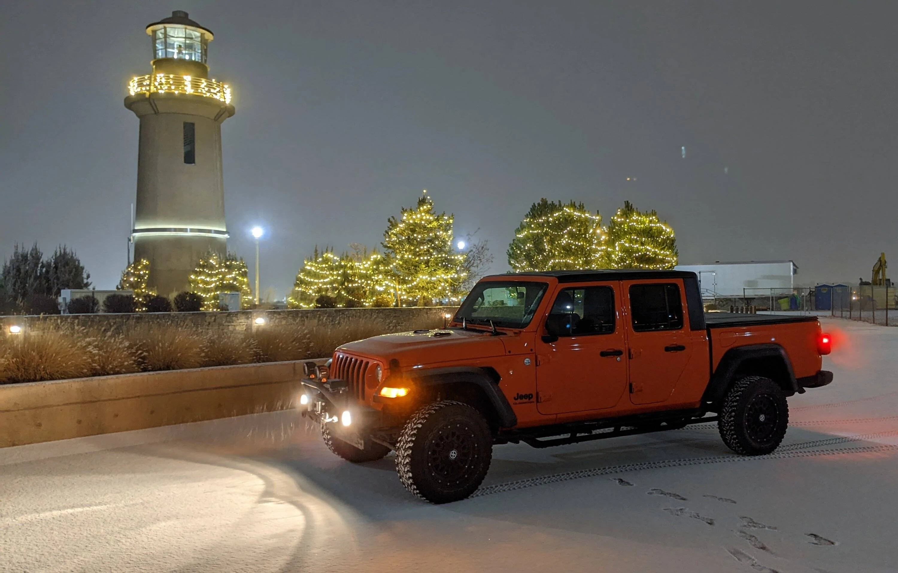 Jeep Gladiator POLL - What’s your favorite Gladiator color? PXL_20211229_054058943.NIGHT~2