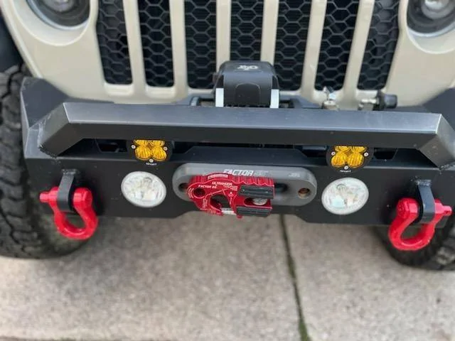 Jeep Gladiator 2020 Jeep Gladiator Sport w/Alu-Cab Cap/ Decked Drawer System/ Professionally installed EVO 4" lift w King Shocks/ Extras Truck 7