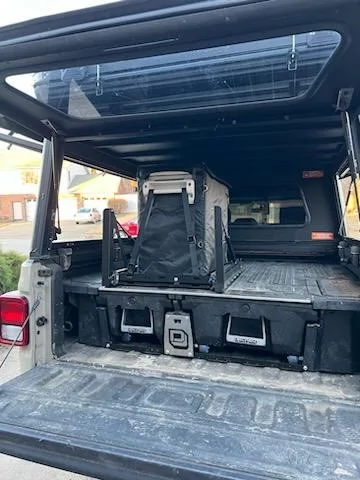 Jeep Gladiator 2020 Jeep Gladiator Sport w/Alu-Cab Cap/ Decked Drawer System/ Professionally installed EVO 4" lift w King Shocks/ Extras Truck 17
