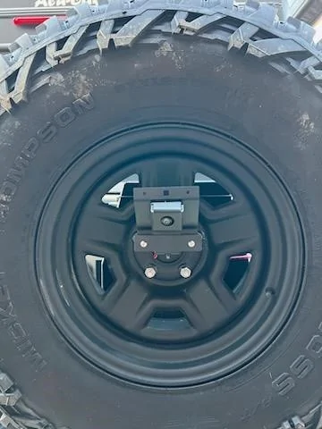 Jeep Gladiator 2020 Jeep Gladiator Sport w/Alu-Cab Cap/ Decked Drawer System/ Professionally installed EVO 4" lift w King Shocks/ Extras Truck 20
