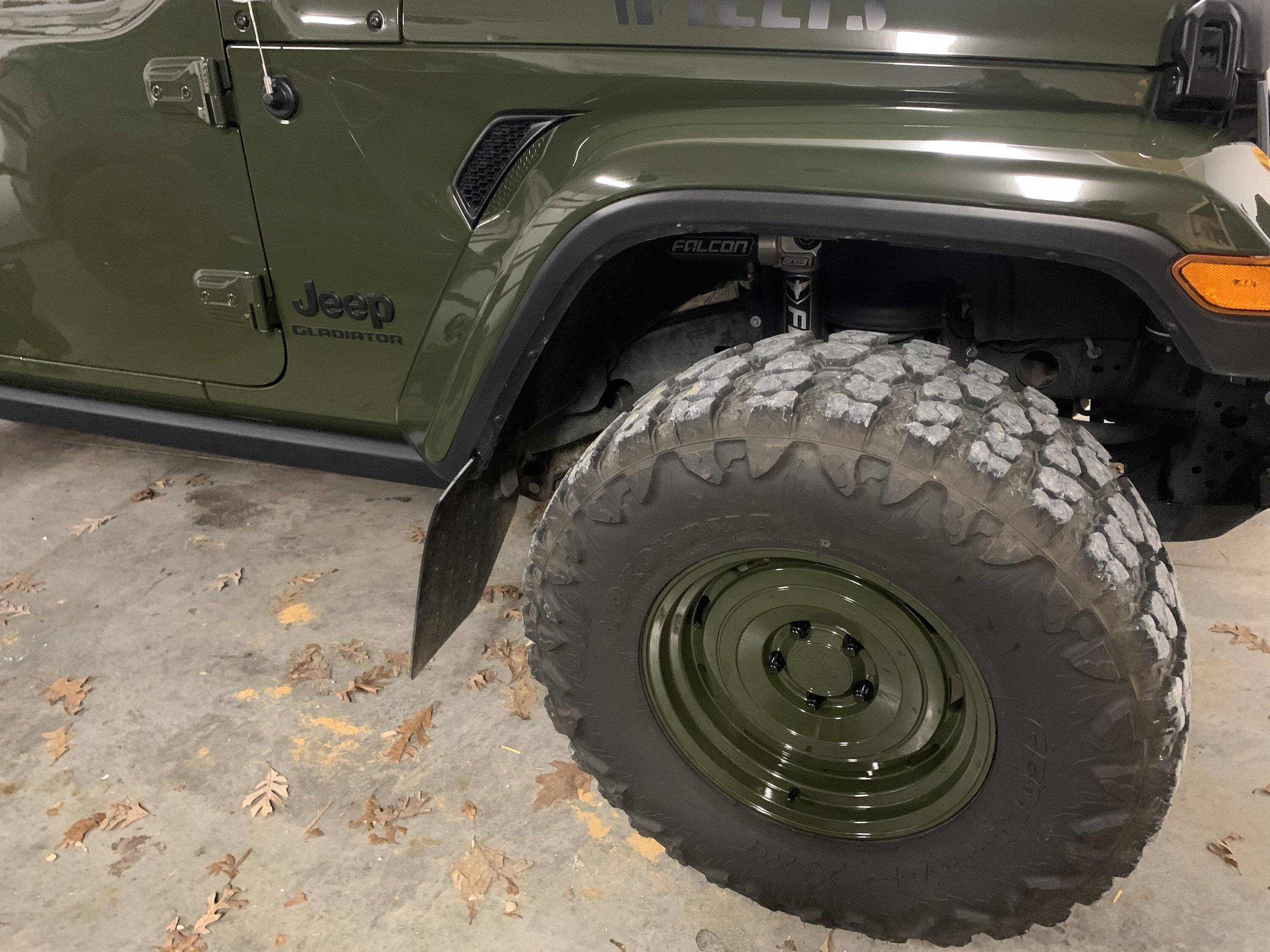 Jeep Gladiator Sarge Green > Prismatic Powder Sample 3F3A561F-01E0-4450-883A-974CE28C4A3C