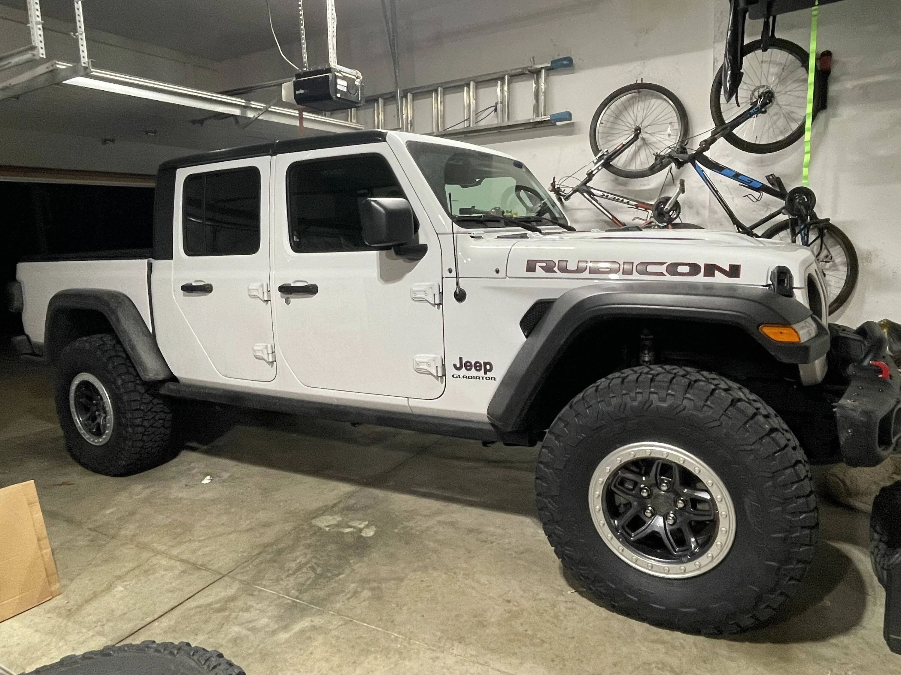 Jeep Gladiator Toyo Open Country RT Trail 37X12.50X17 on a EcoDiesel Review IMG-5312