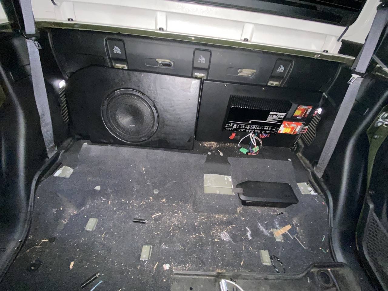 Jeep Gladiator Complete Focal Component Speaker Install with Custom Sub Box Behind Seat IMG_4093 Lar