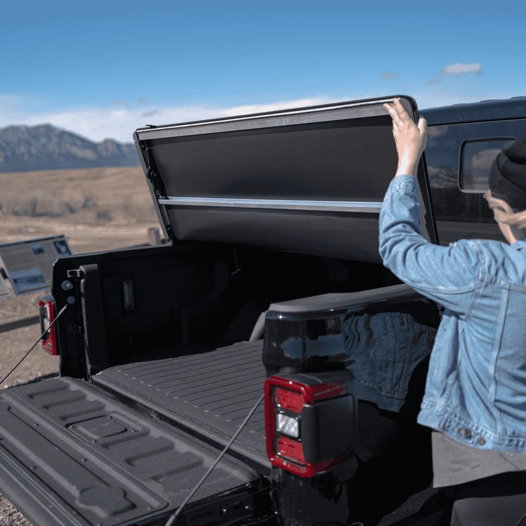 Jeep Gladiator Something about a Tonneau! JT Tonneau Open