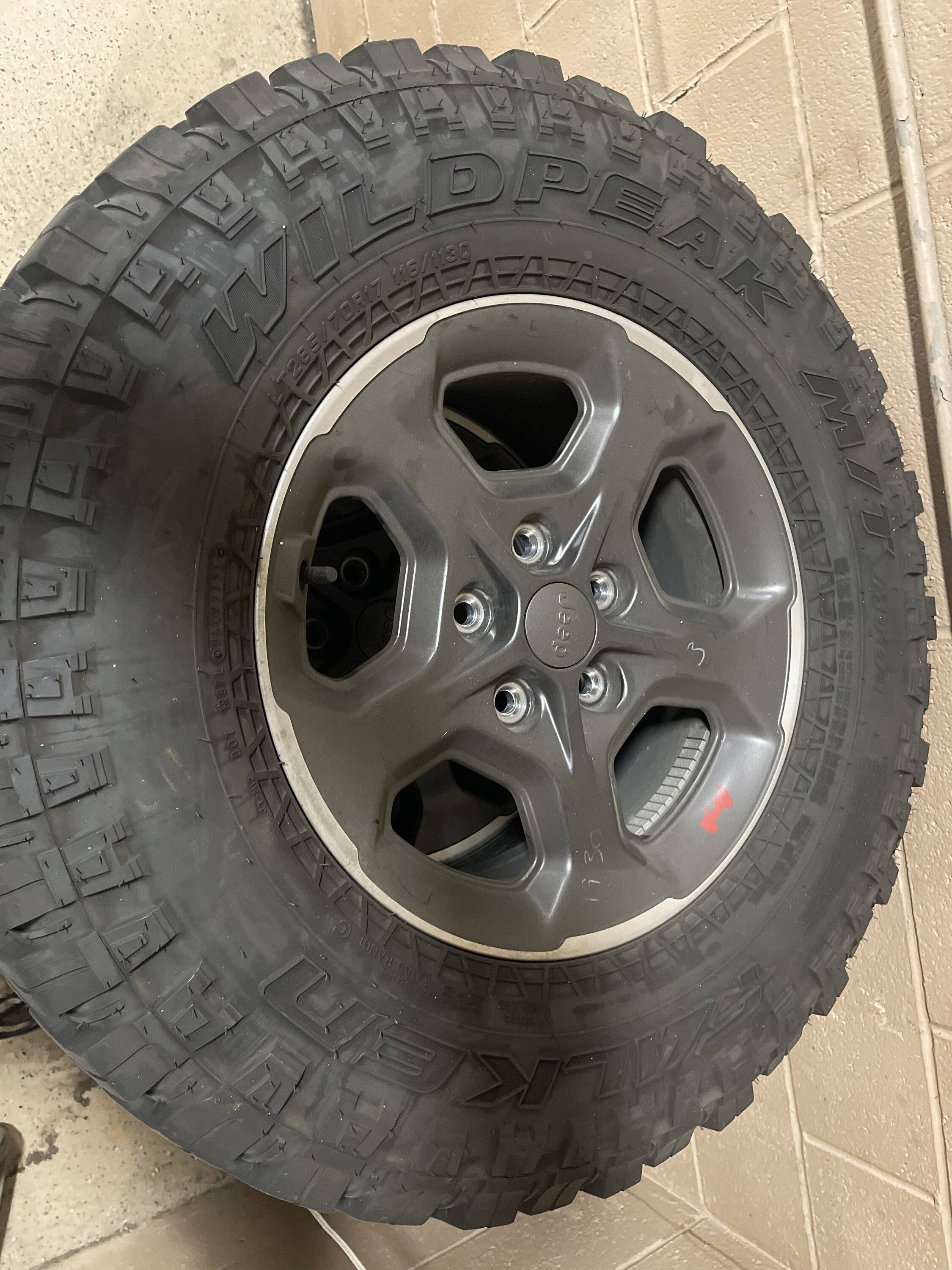 Jeep Gladiator Rubicon wheels and tires 9BE44CB5-3EB9-41BA-8F4C-5BA5AA4291B7