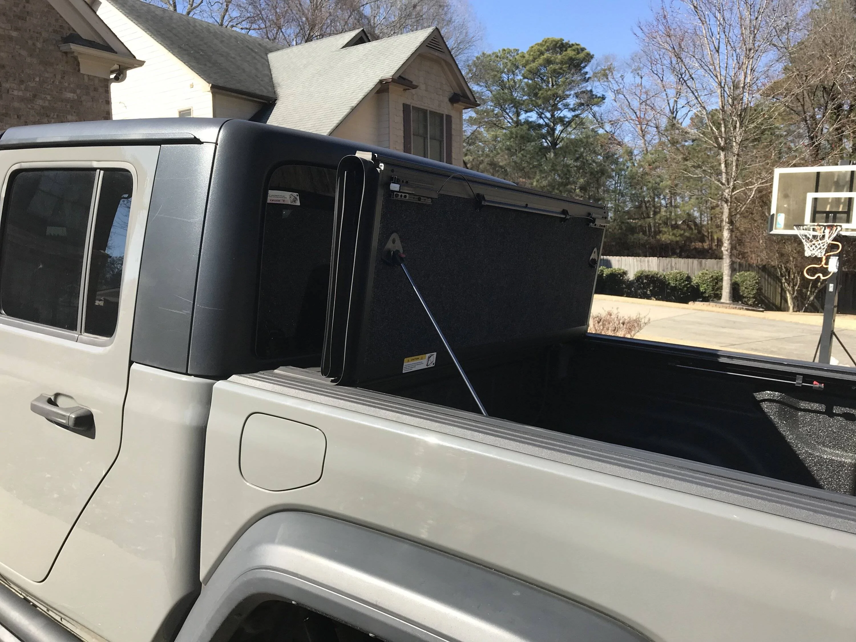 Jeep Gladiator UNDERCOVER ULTRA FLEX HARD TONNEAU COVER- $500 A94EAA7B-05F2-4EF3-9BE0-C84B37A94EC4