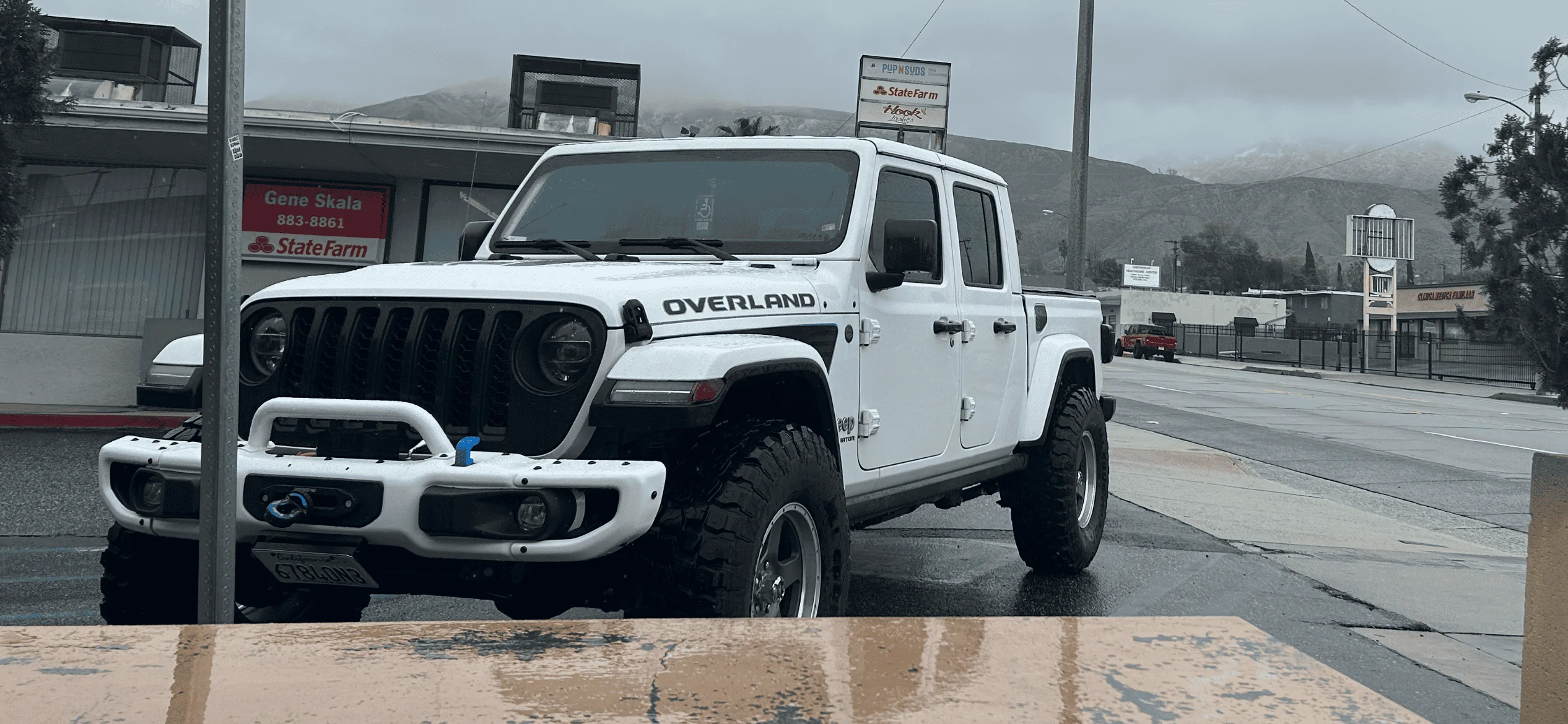 Jeep Gladiator ‘22 Black High Altitude Ecodiesel w/ 37s, gold wheels 30E3BA5F-86AD-4B00-B307-6F174E355667
