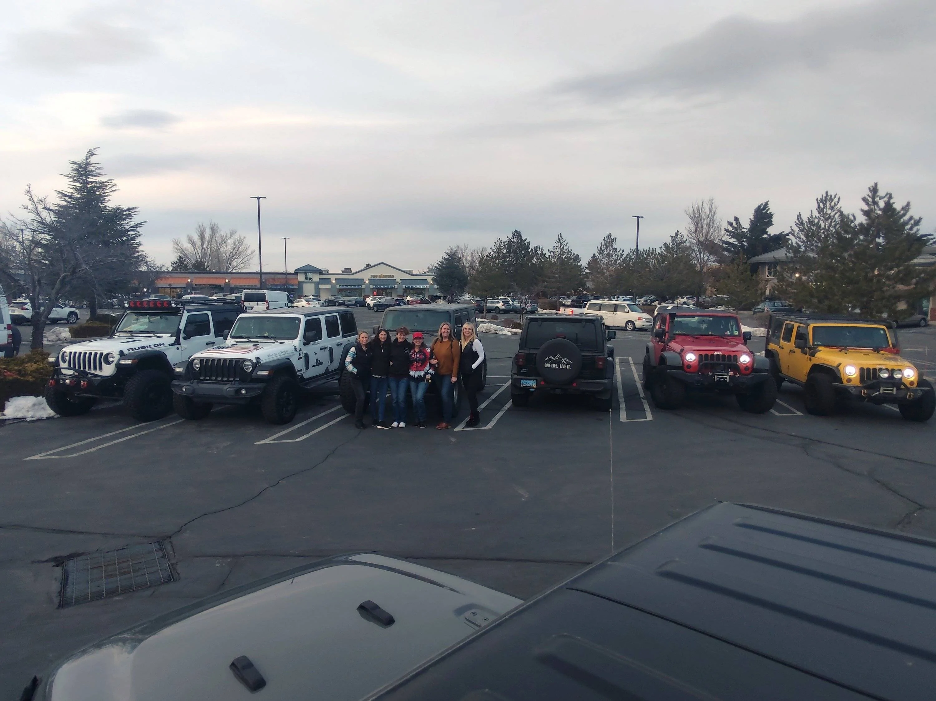 Jeep Gladiator Jeeps Parking Next To Jeeps edited_IMG_20230303_174342391