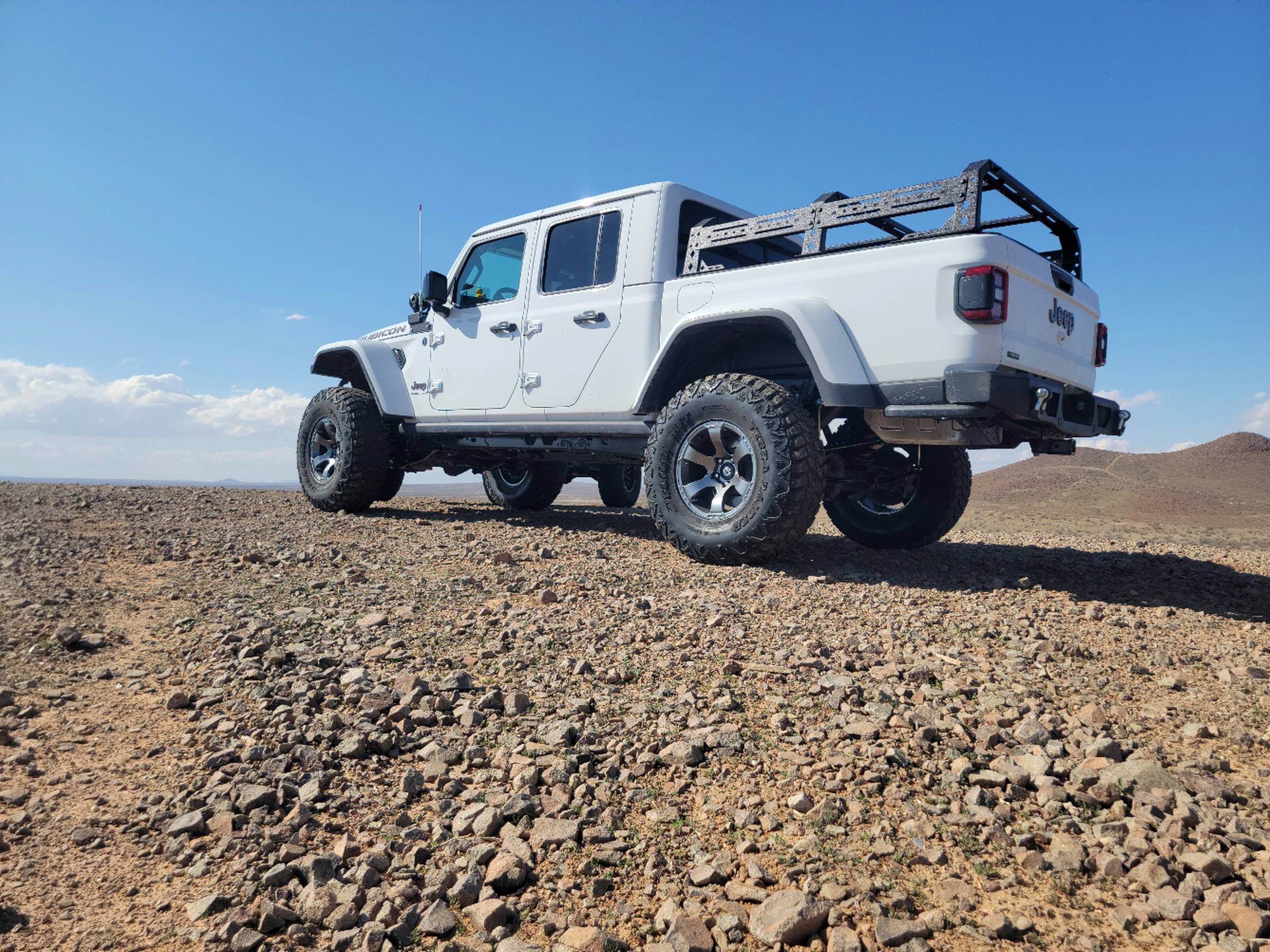 Jeep Gladiator Rusty's 4" lift WOW... easily clears the 37's 20230211_130506