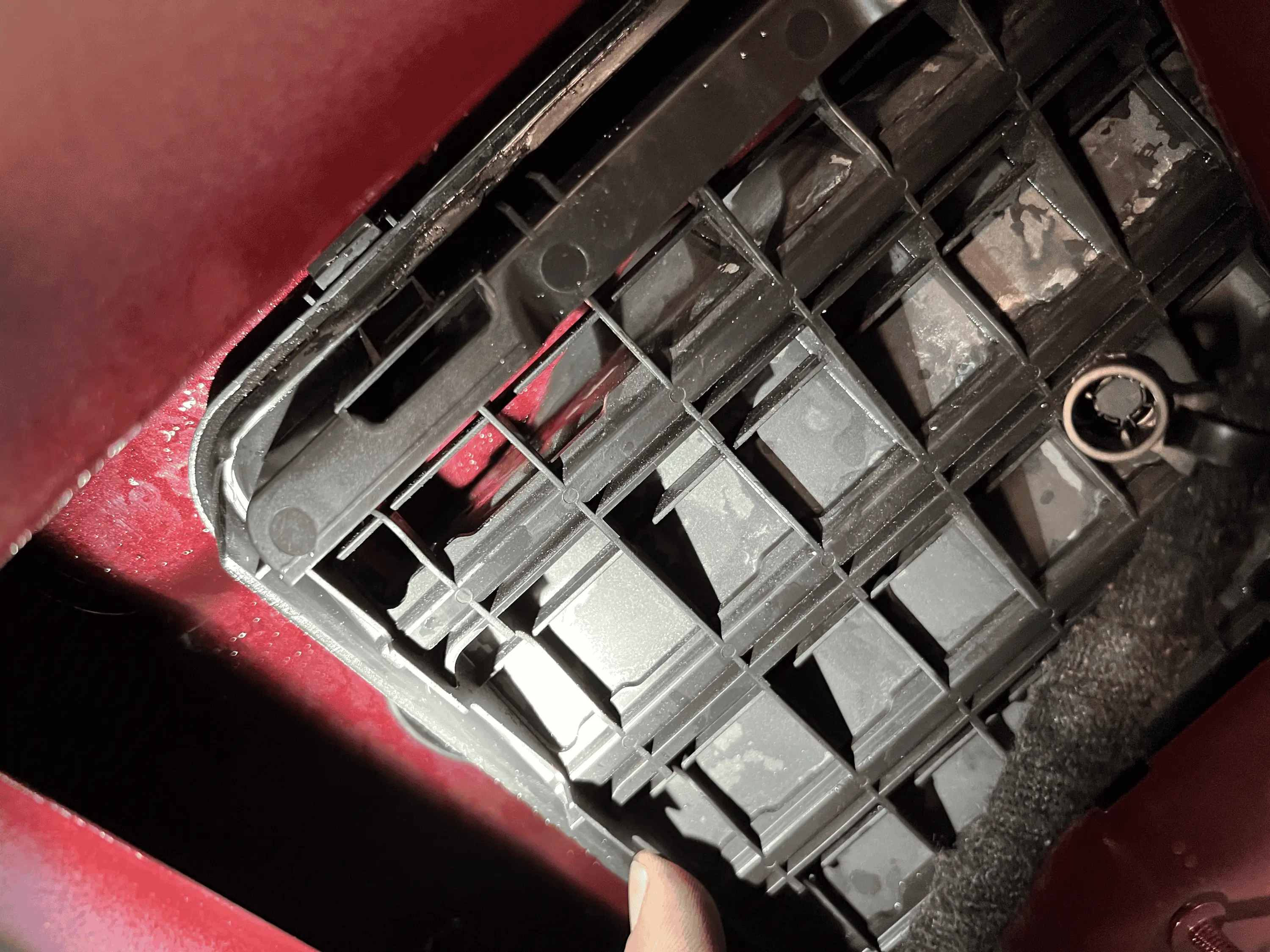 Jeep Gladiator Rear water leak. Carpet soaked. SOFT TOP, not the glass leak (Exhuaster vents where the cause) tempImage68B323
