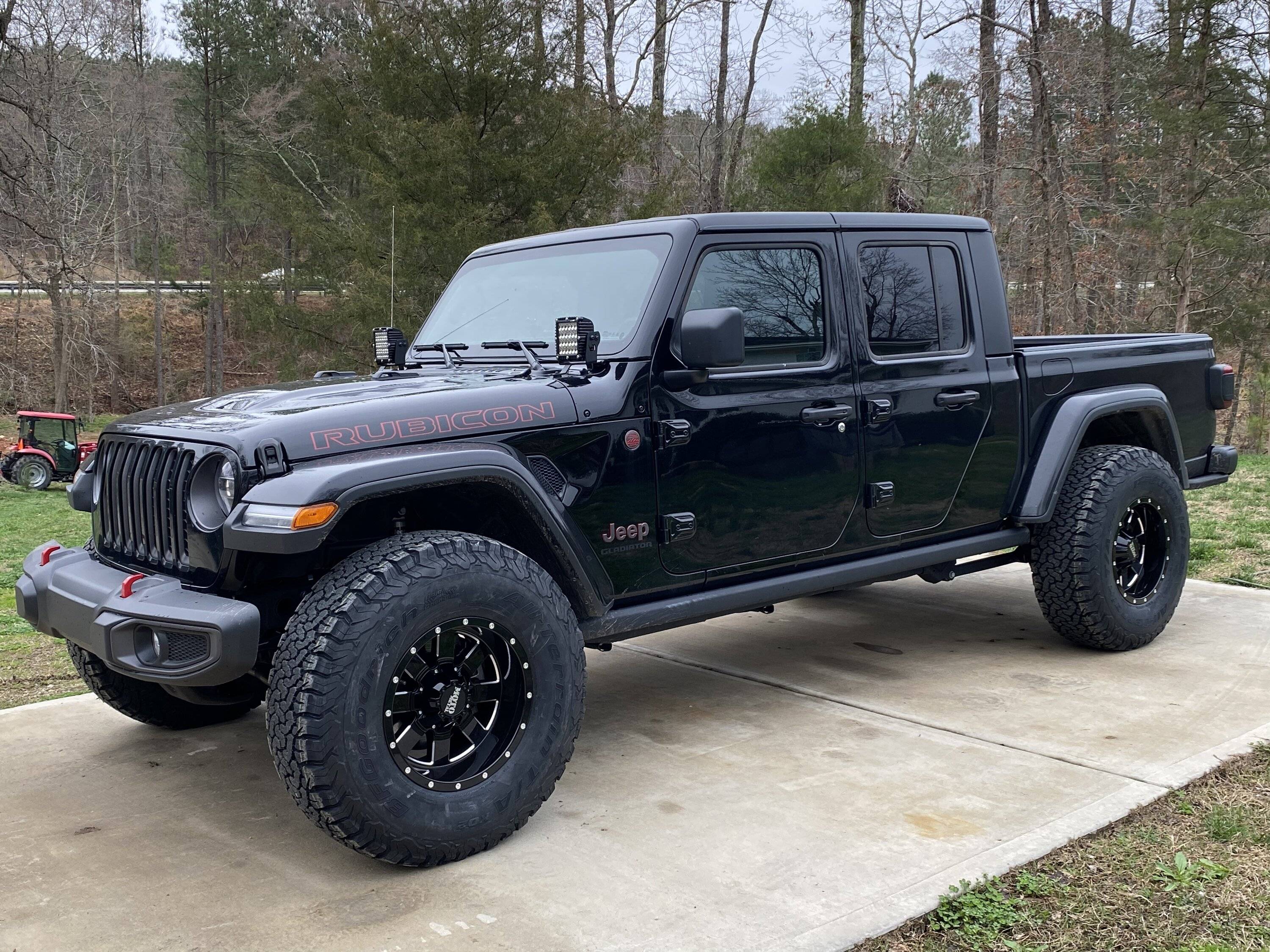 Jeep Gladiator BLACK Gladiator JT Club 50C0B2CA-6050-4141-979B-6AE4EA6B8924