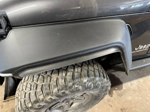 Jeep Gladiator Rugged Ridge Max Terrian Fender Flares AE6108C3-EF33-4C3E-9859-6F62DCCA34BD