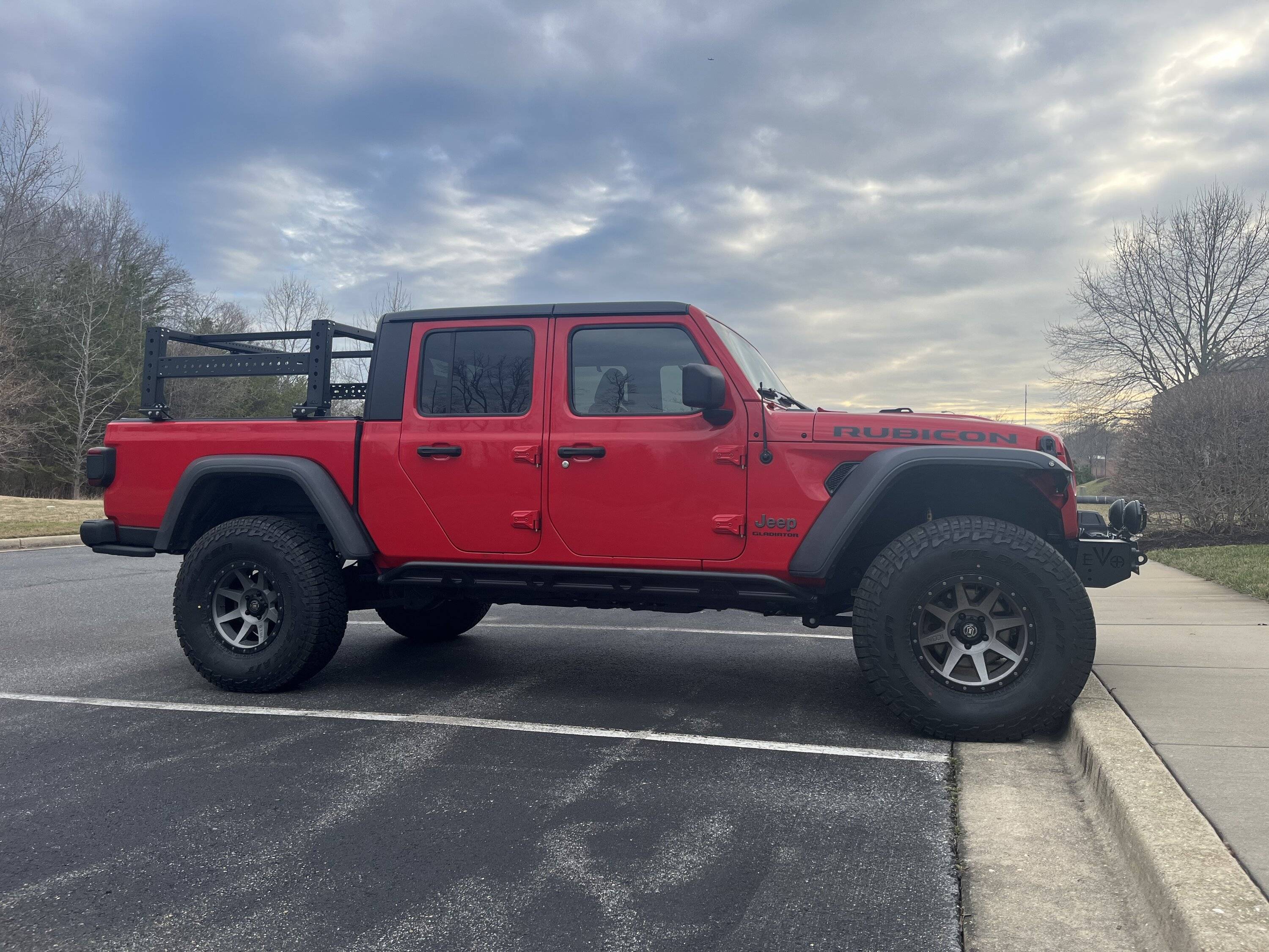 Jeep Gladiator FIRECRACKER RED Gladiator JT Club F0F46990-8F5A-4119-979E-BF53F0F8AD83