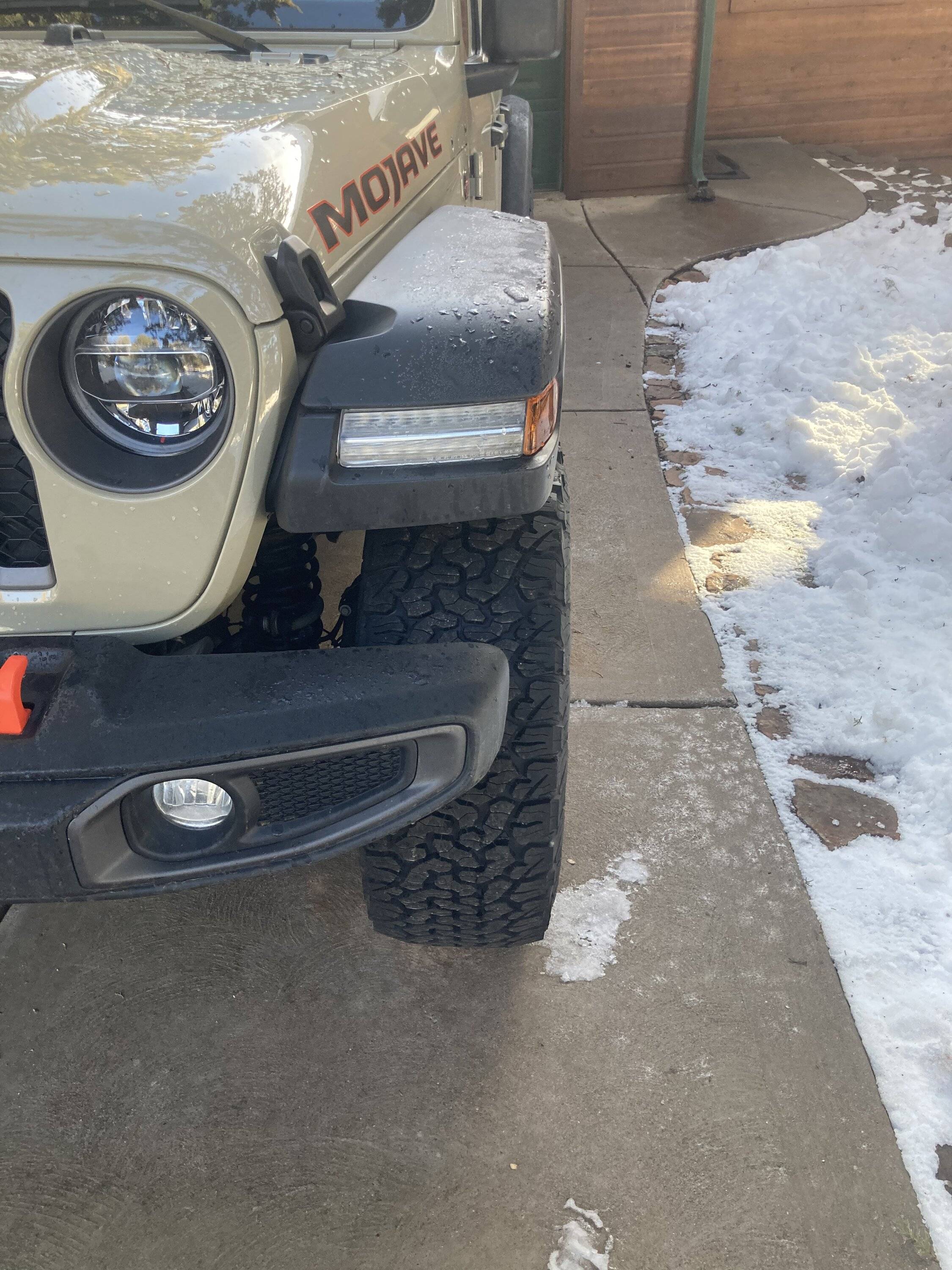 Jeep Gladiator Share pics of Mojave with Stock Rims and 35's (11.5 and 12.5)...Please :) 9700AE5D-5B2D-454B-8361-A6D280065A81