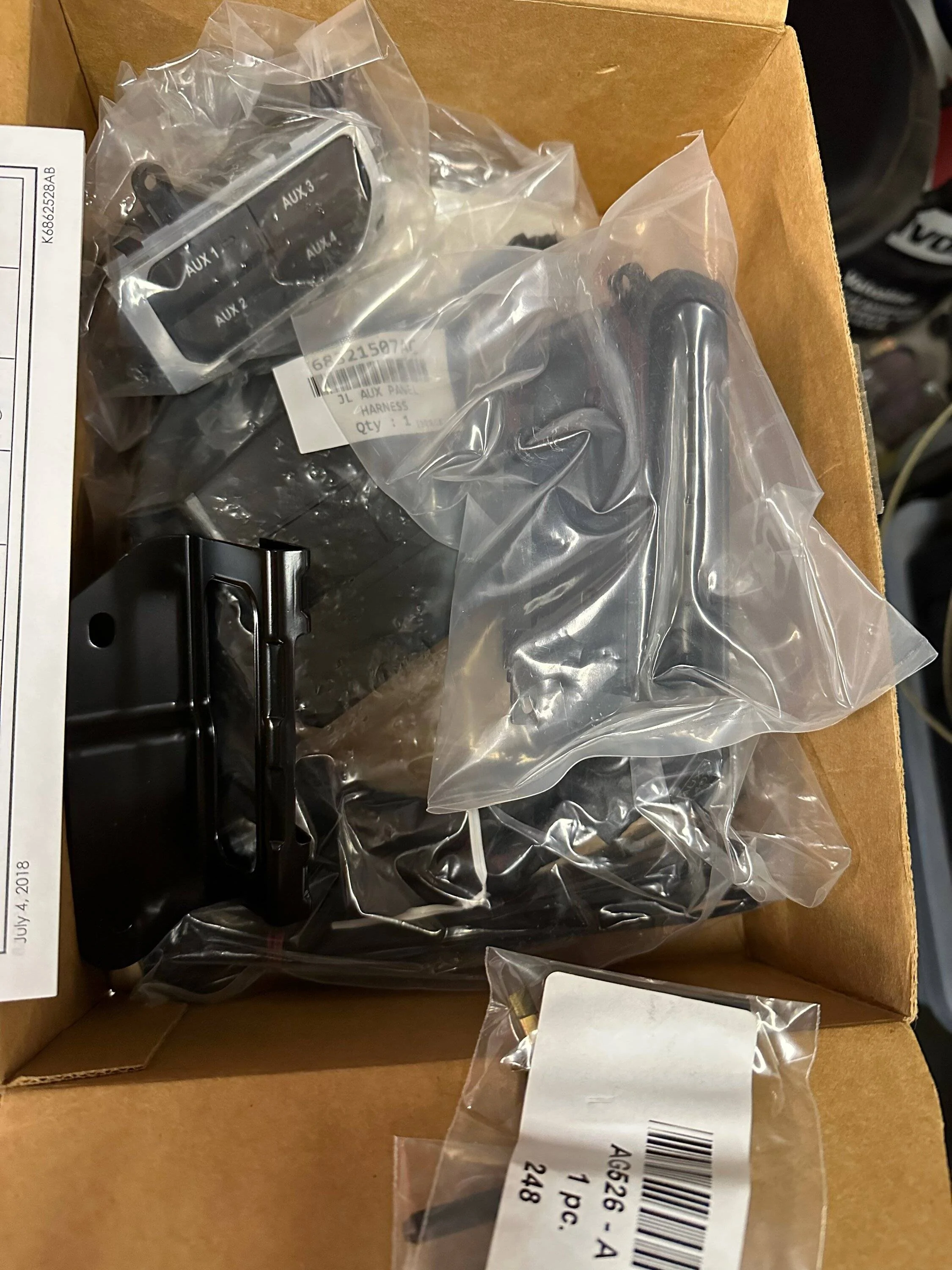 Jeep Gladiator Factory AUX Switch - New in Box IMG_9328