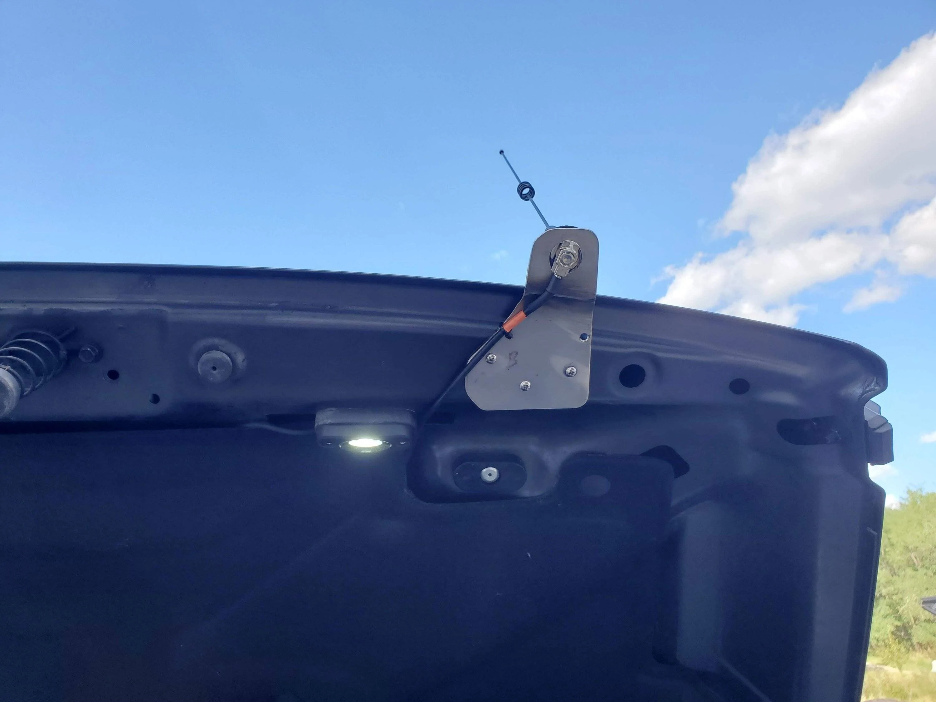Jeep Gladiator Midland GMRS Radio Decision and Installs 20220911_153426