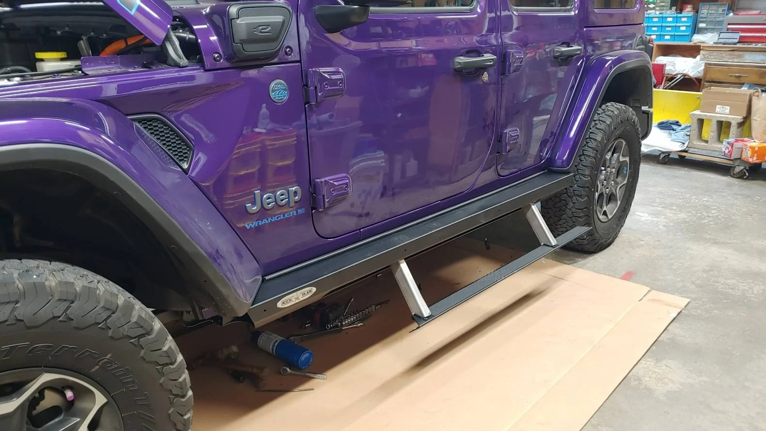 Jeep Gladiator Power running boards 20230304_185231