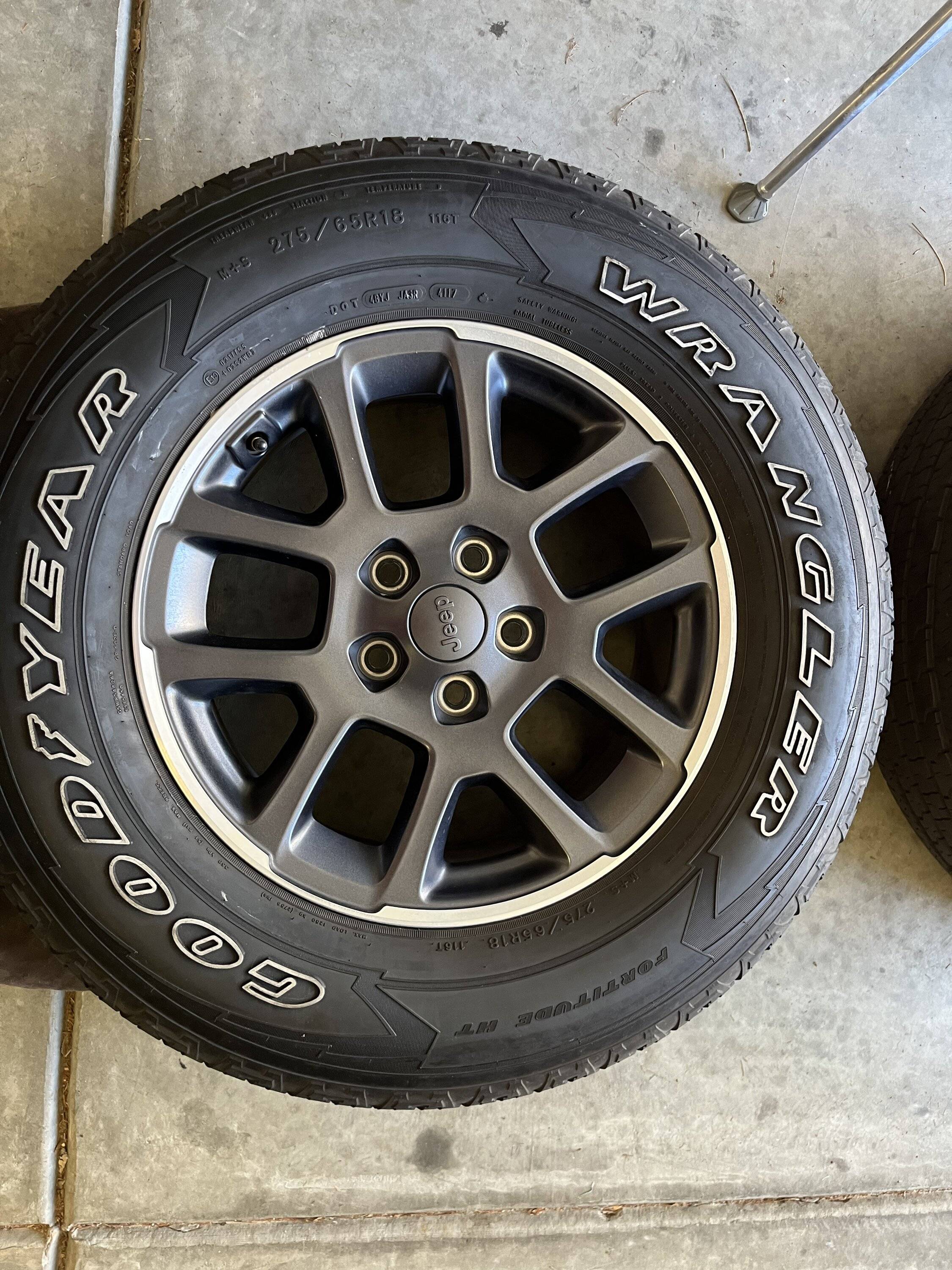Jeep Gladiator 4 OEM Gladiator Overland  18in wheels & tires $350 OBO 1958247E-3FE5-4EEE-8688-A0BB379A082B