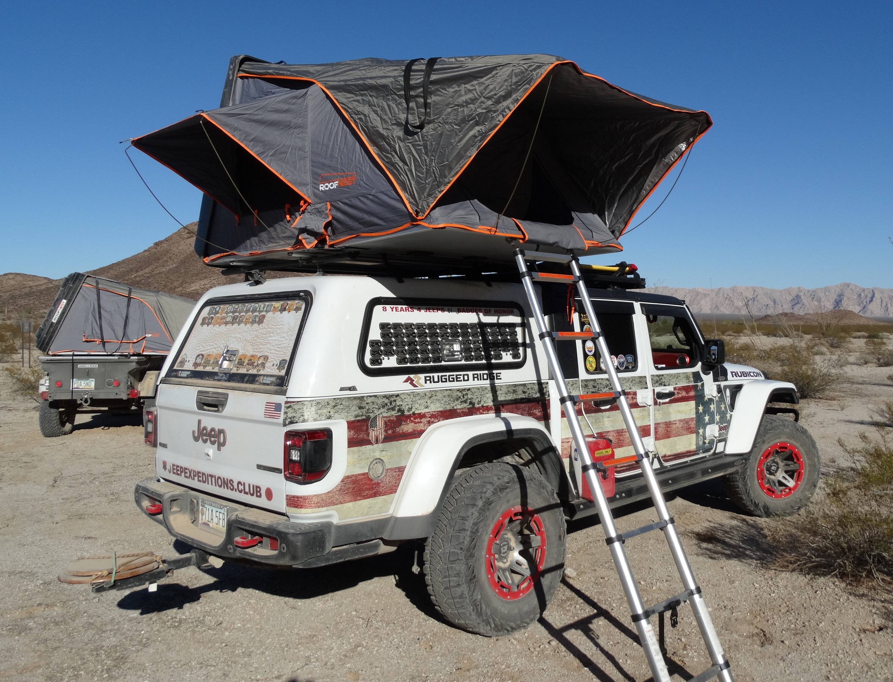Jeep Gladiator A.R.E. Deluxe HD Topper for Jeep Gladiator DSC00964.JPG