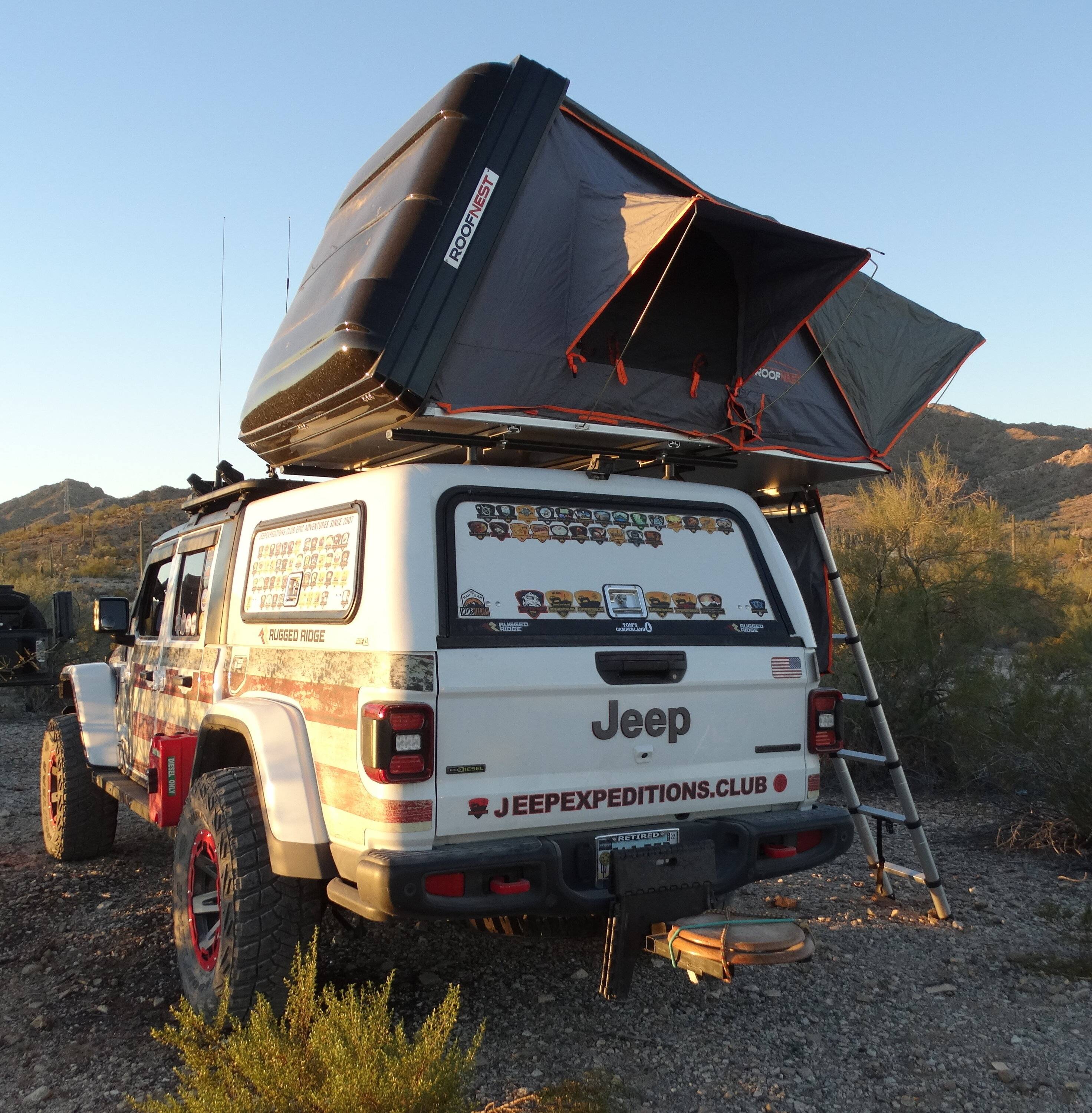 Jeep Gladiator Roof Nest Condor Hard Shell Roof Top Tent DSC00853.JPG