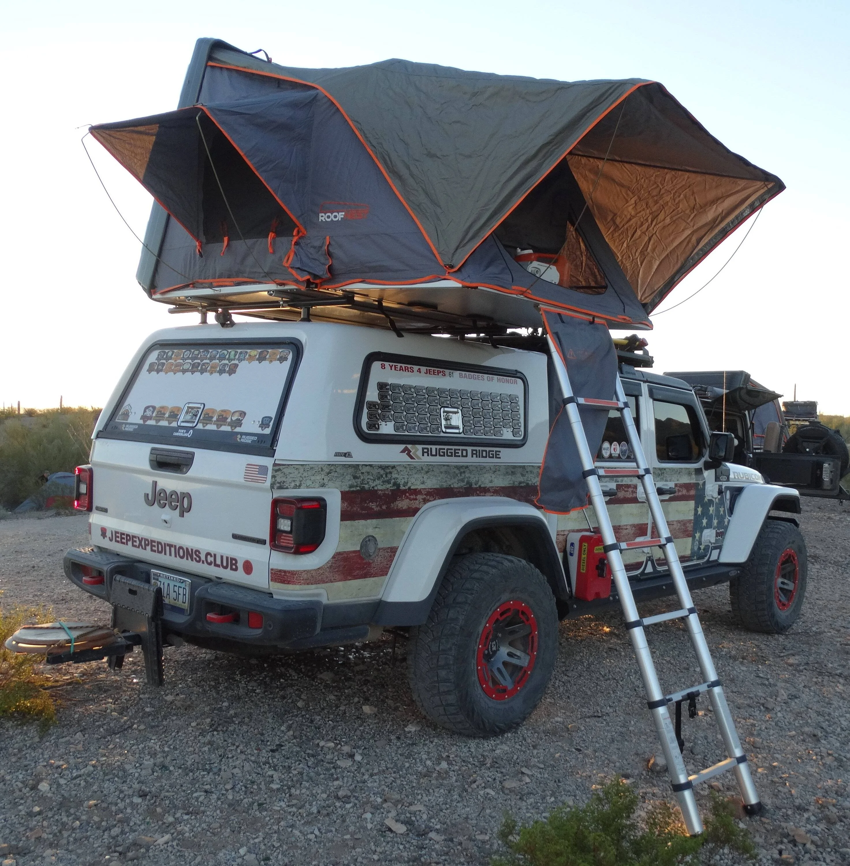 Jeep Gladiator Roof Nest Condor Hard Shell Roof Top Tent DSC00856