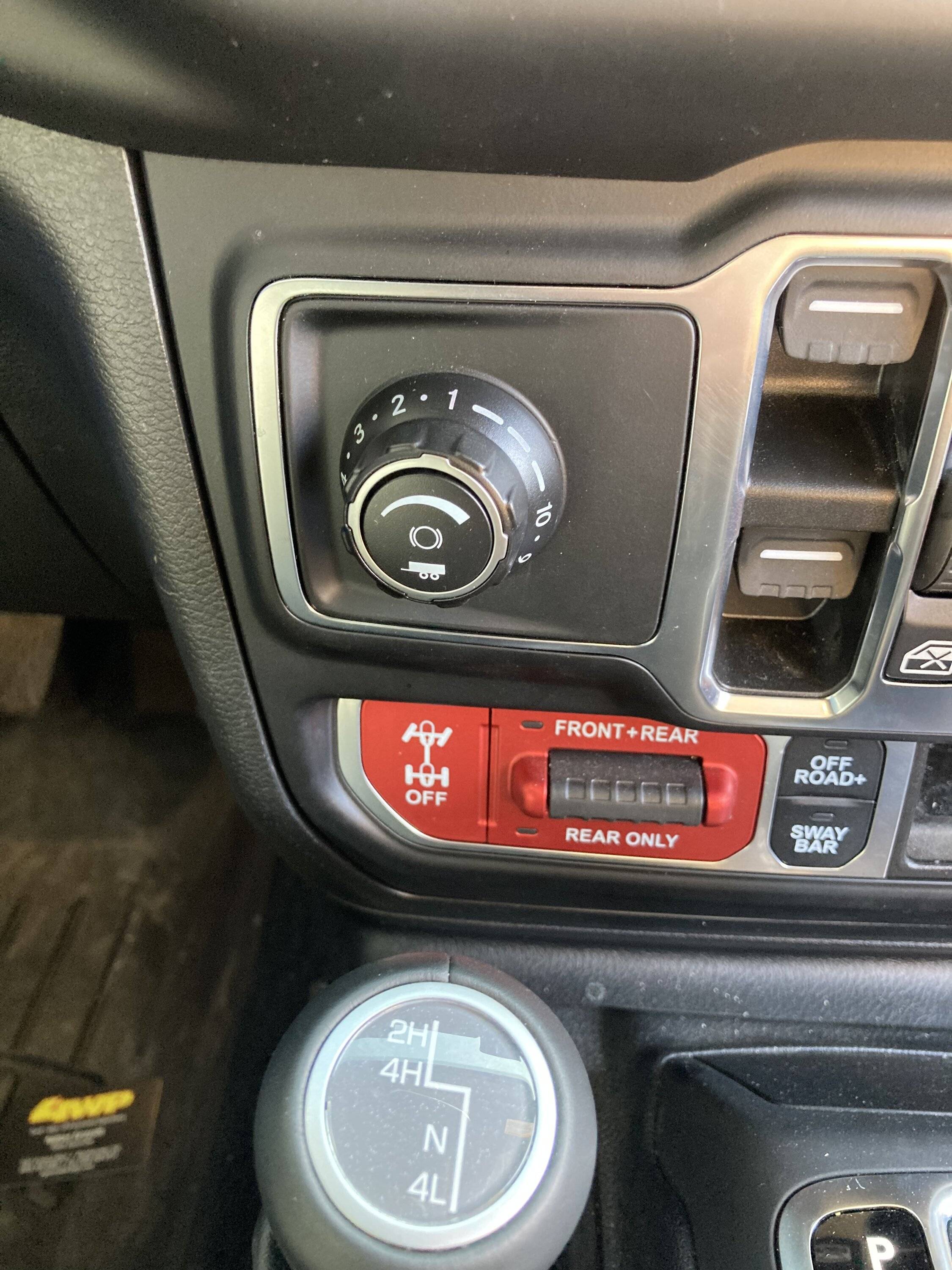 Jeep Gladiator New camper specs 24451AE6-2D38-4367-99D9-B4048B713F69