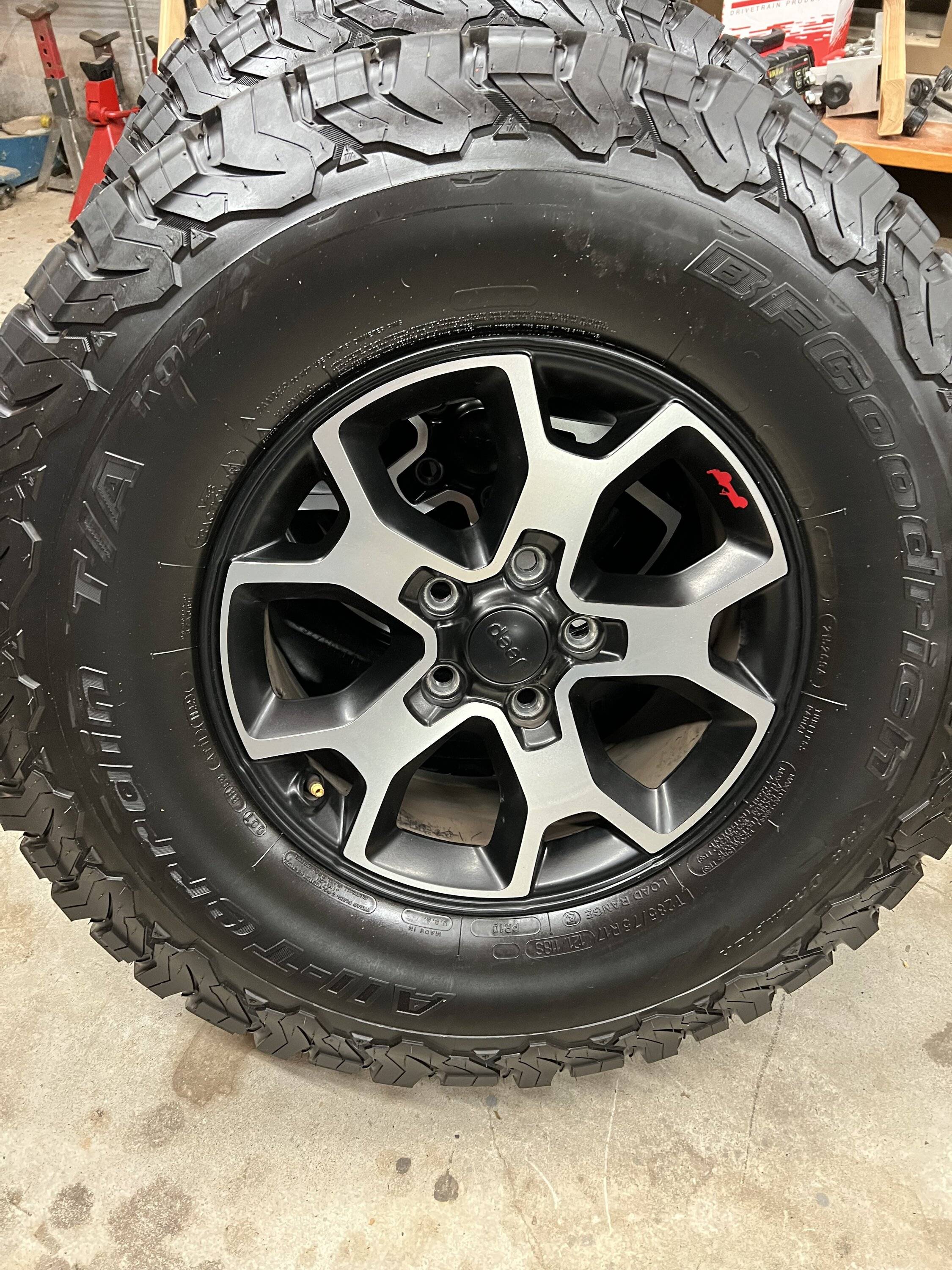 Jeep Gladiator Jeep JL/JT Rubicon Wheel and 285/75R17 BFG BFGoodrich AT All Terrains IMG_8370