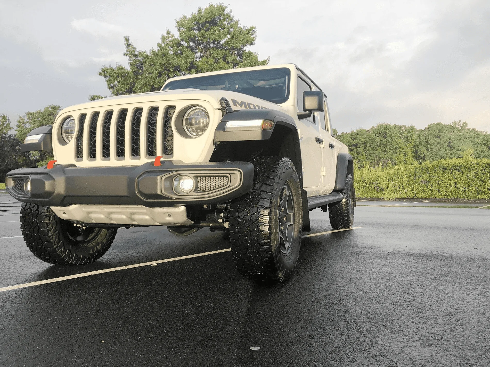Jeep Gladiator Do mud flaps make a difference (protect my driver's door handle from road grit/mud)? 1678111837040